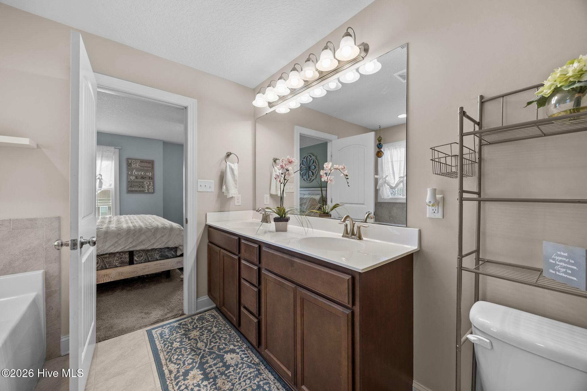 100551415 | Photo 36