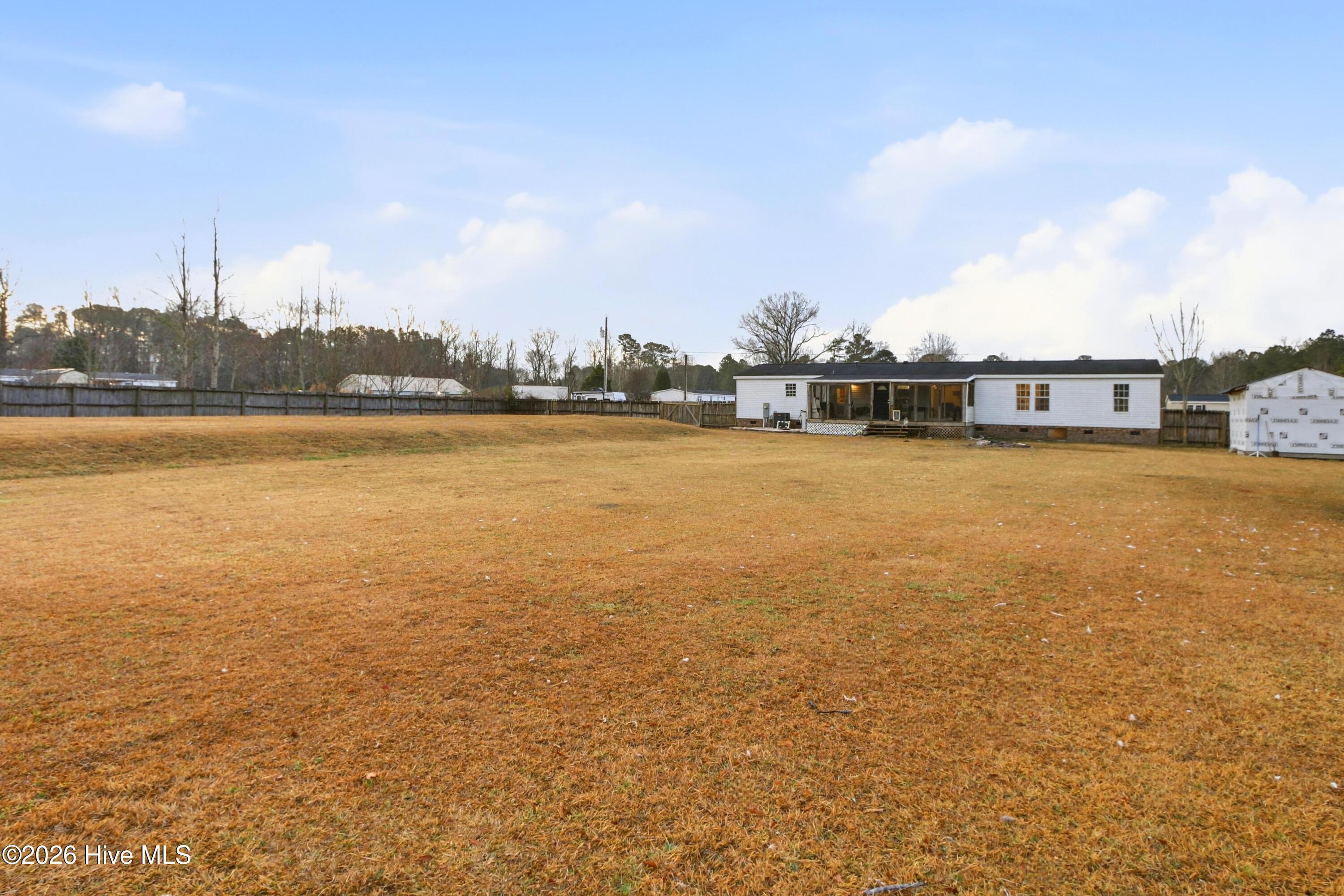 100548935 | Photo 45