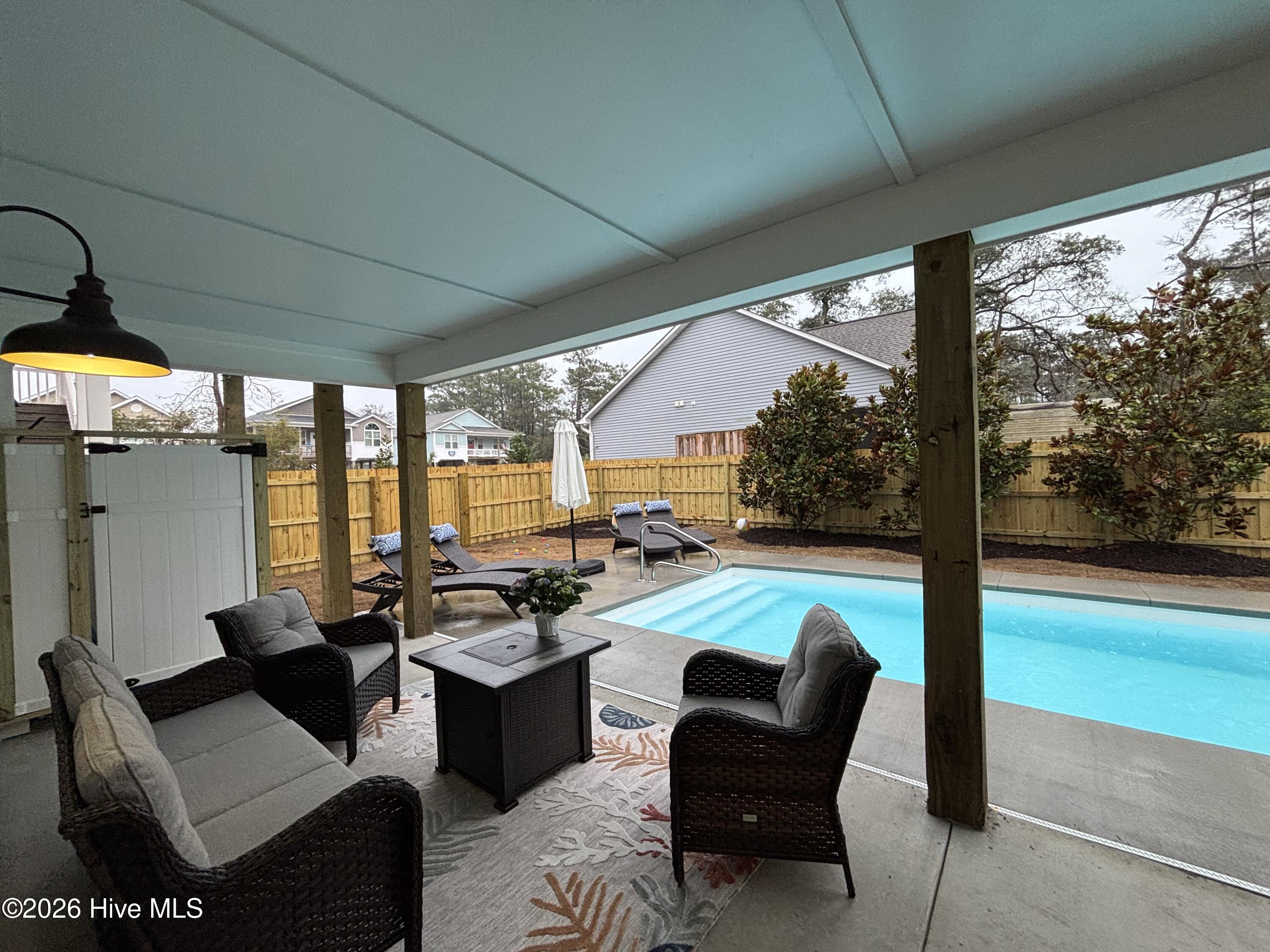 100516902 | Photo 127