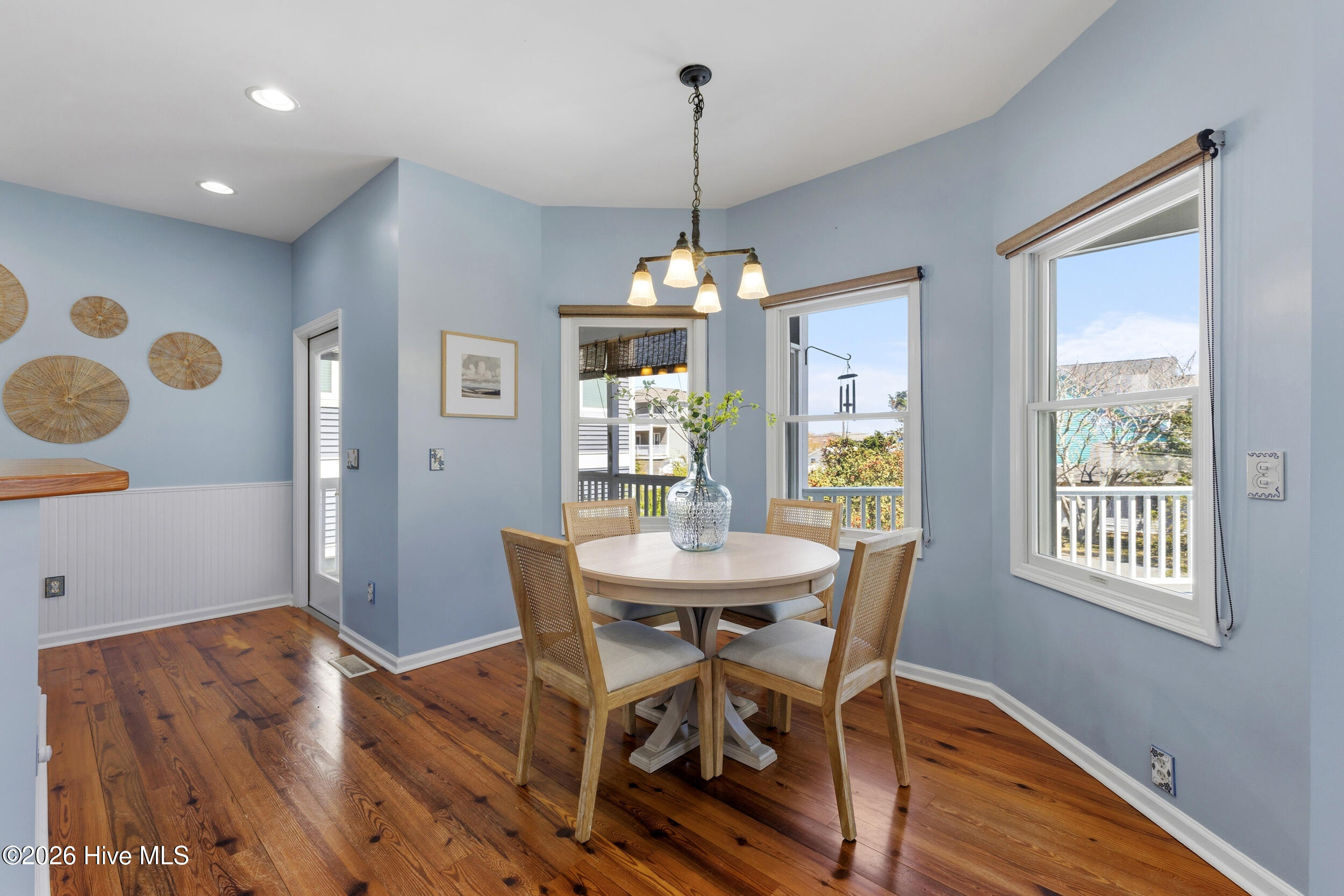 100535794 | Photo 21