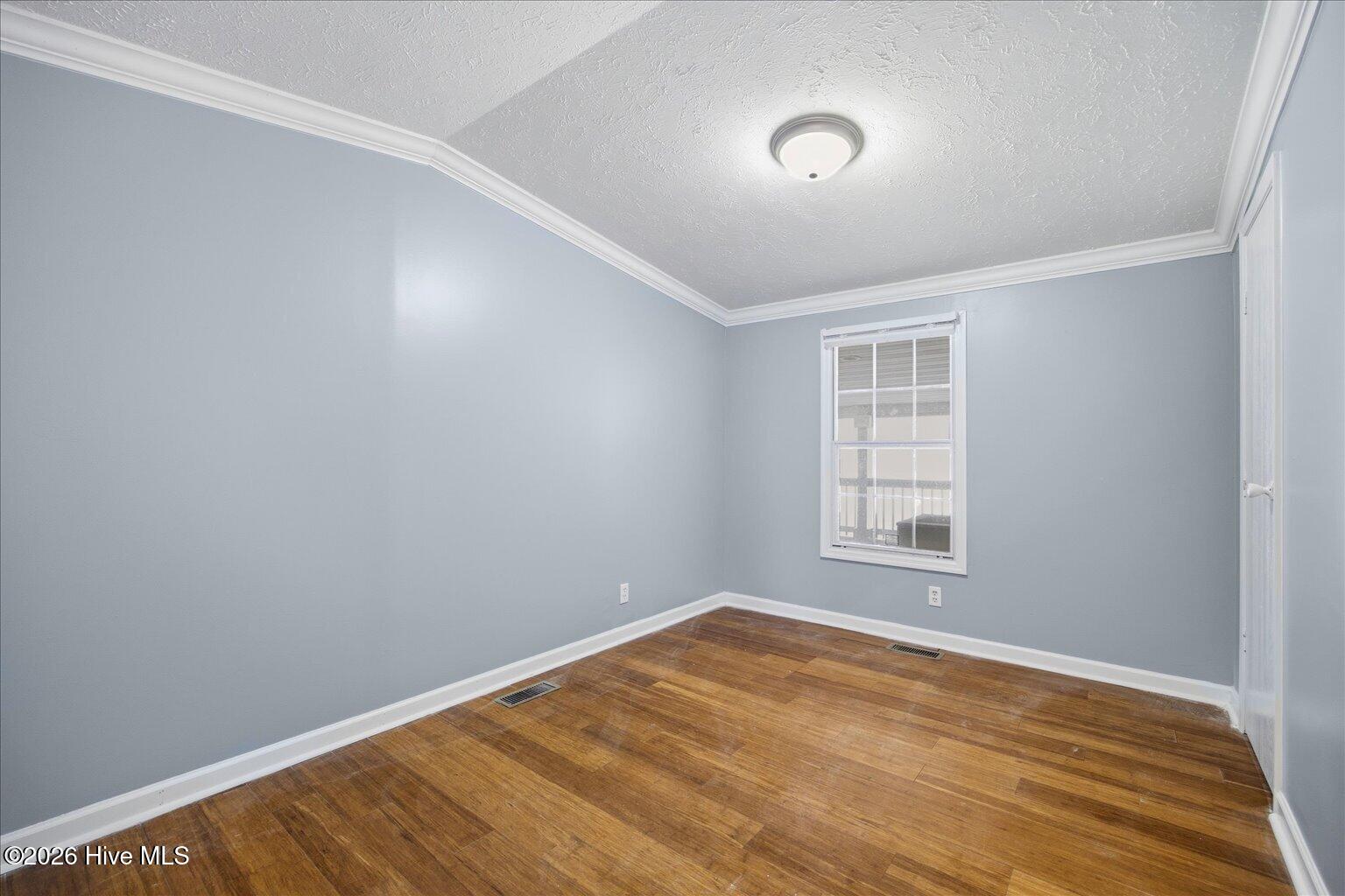 100565054 | Photo 56