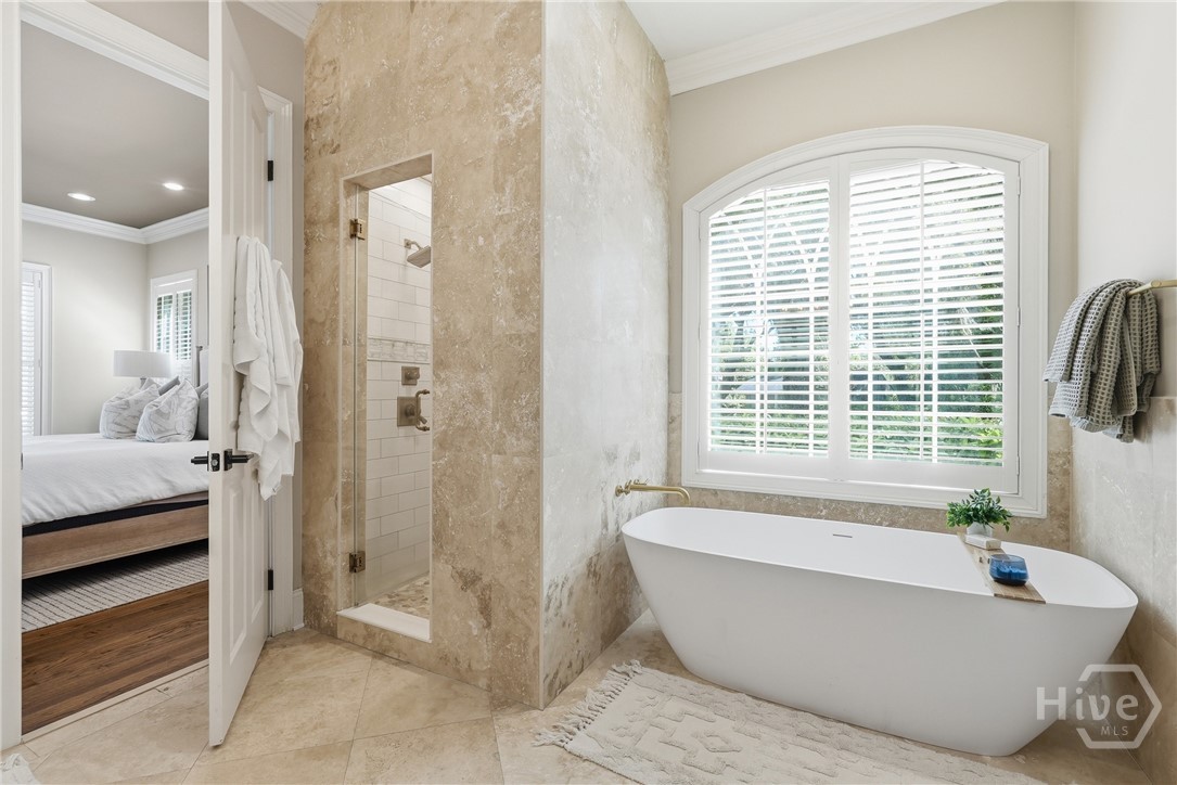 Soaking tub, all new and updated