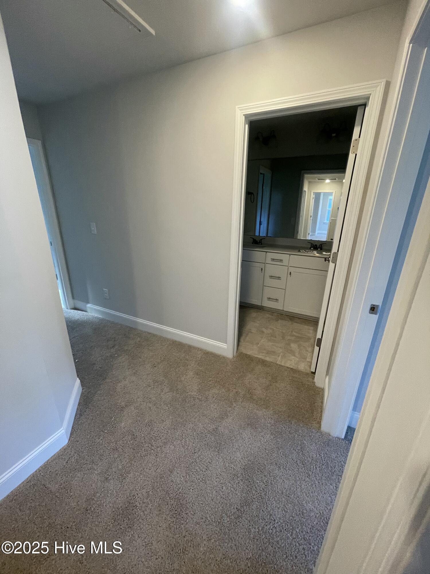 100422121 | Photo 48