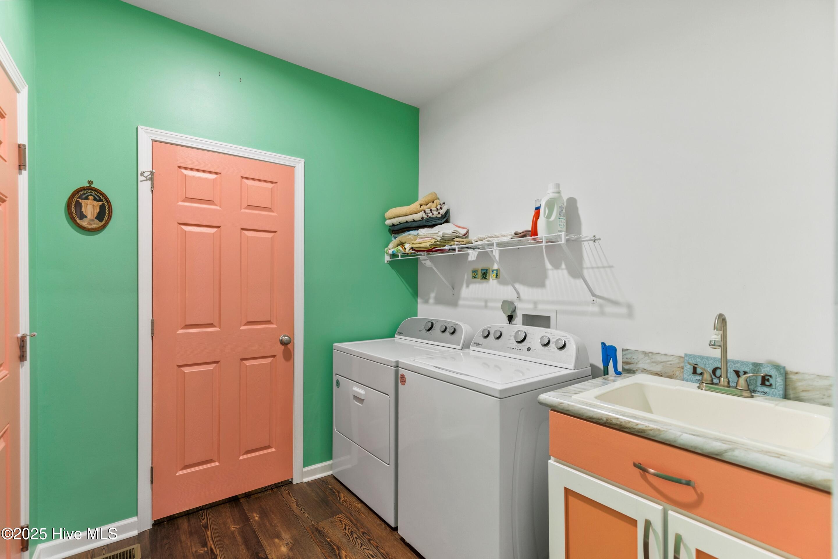 100531794 | Photo 19