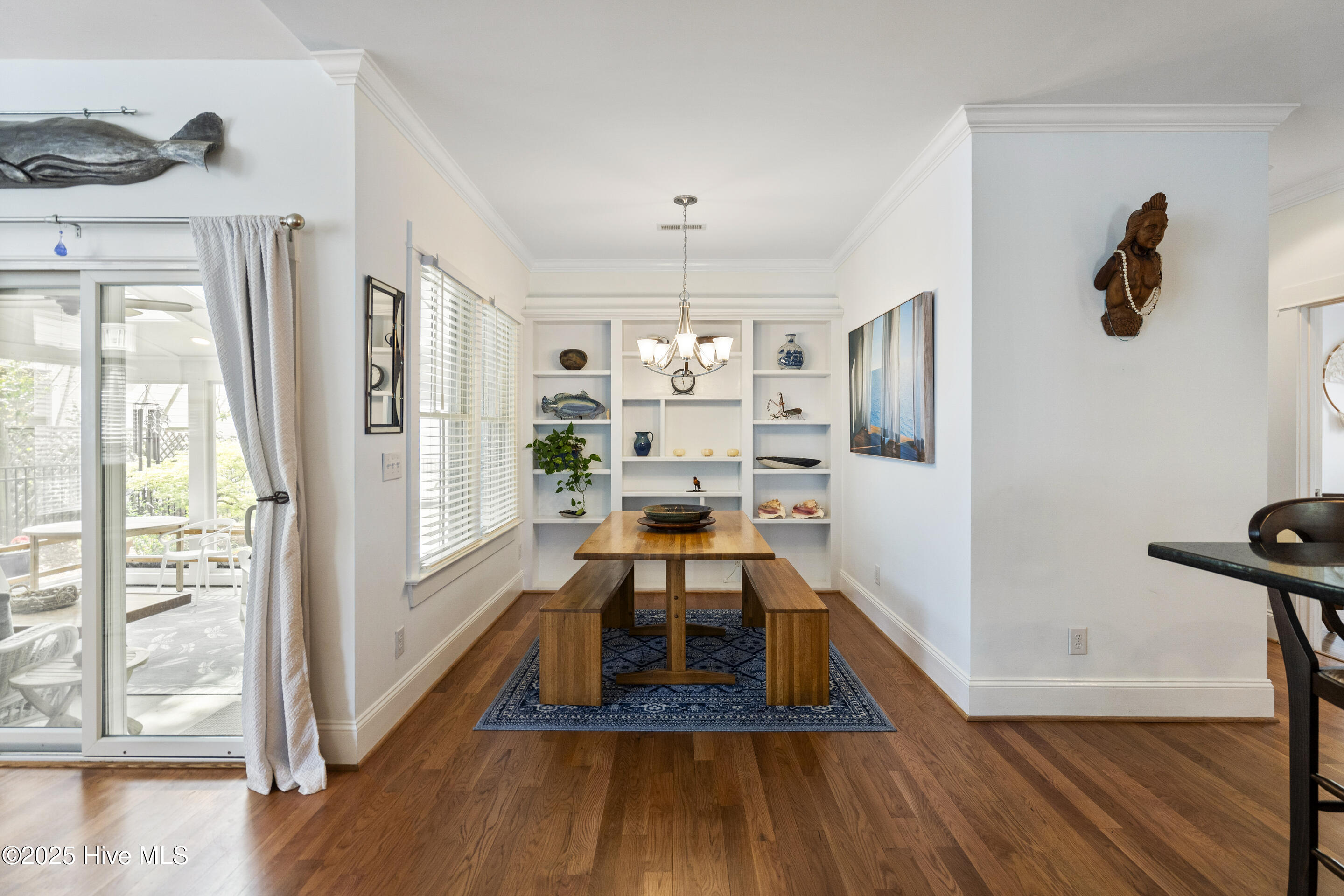 100545789 | Photo 14