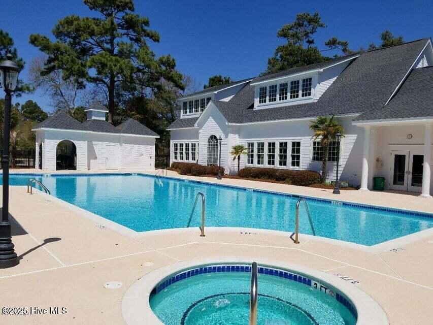 100498654 | Photo 11