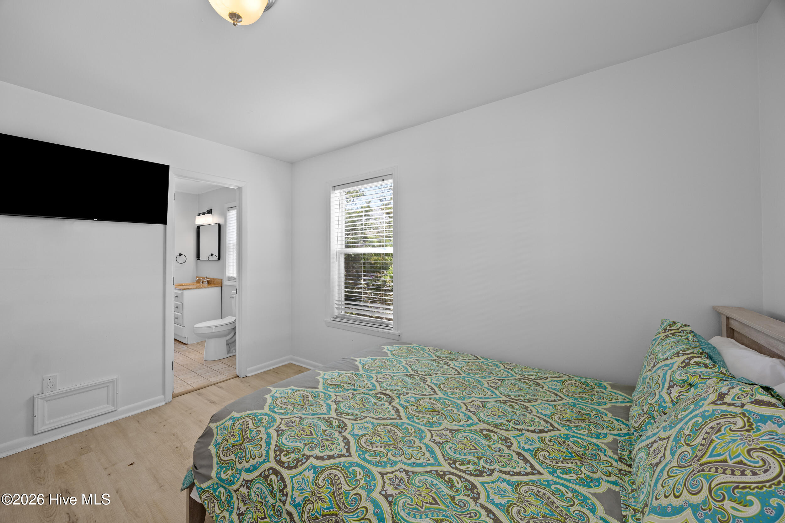 100561648 | Photo 61