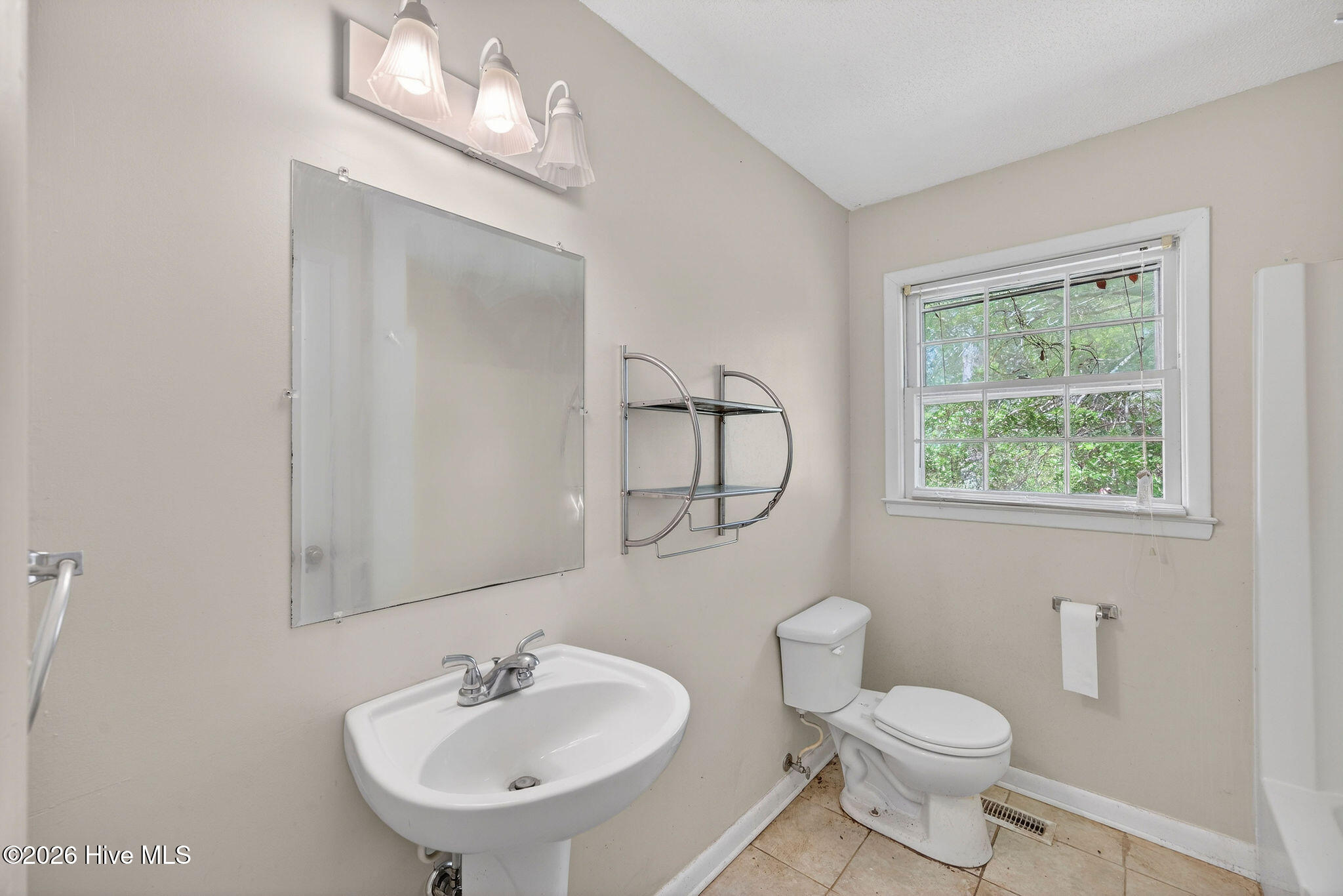 703 E Kristi Circle, Burgaw, NC 28425 – photo 14: 703KristiCircle-29