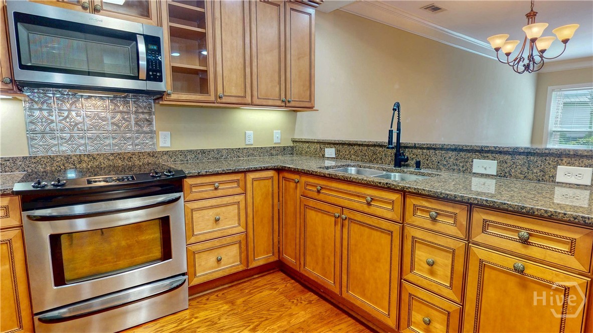 Kitchen Area 3