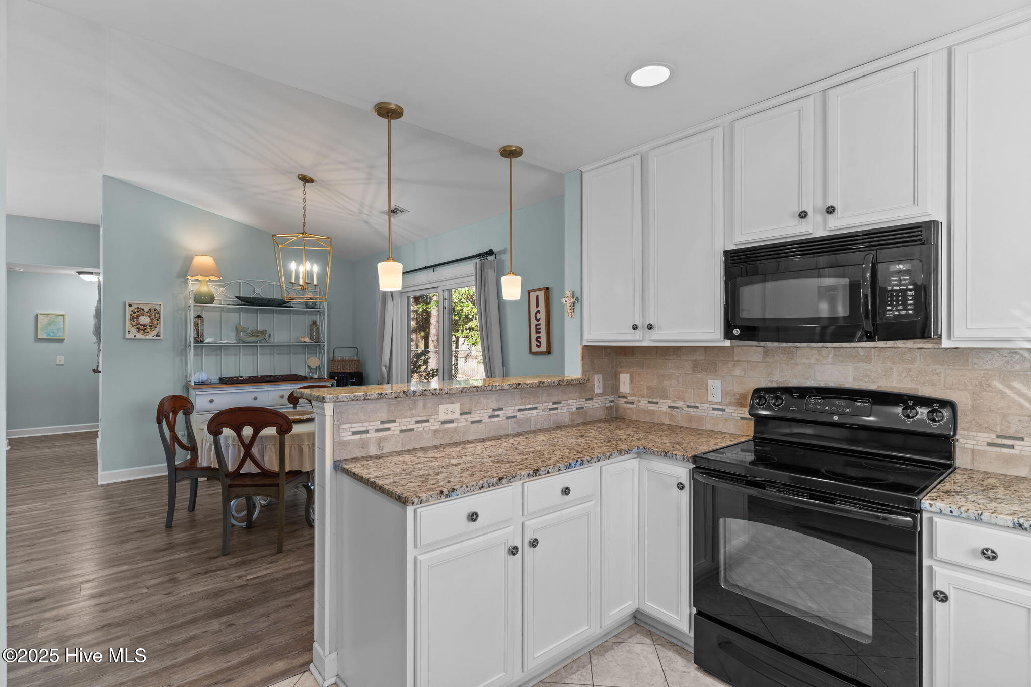 100537422 | Photo 21