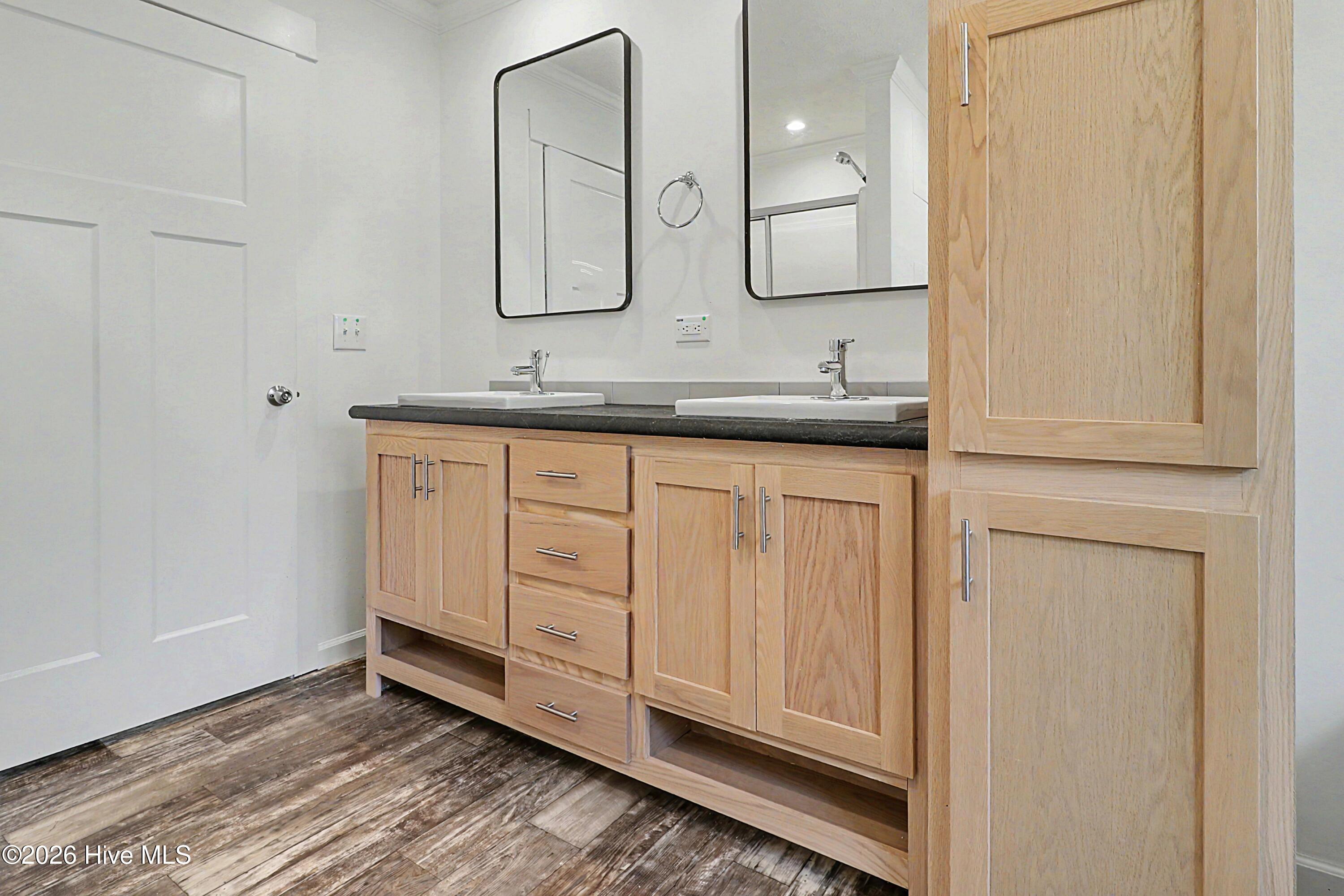 100559867 | Photo 26