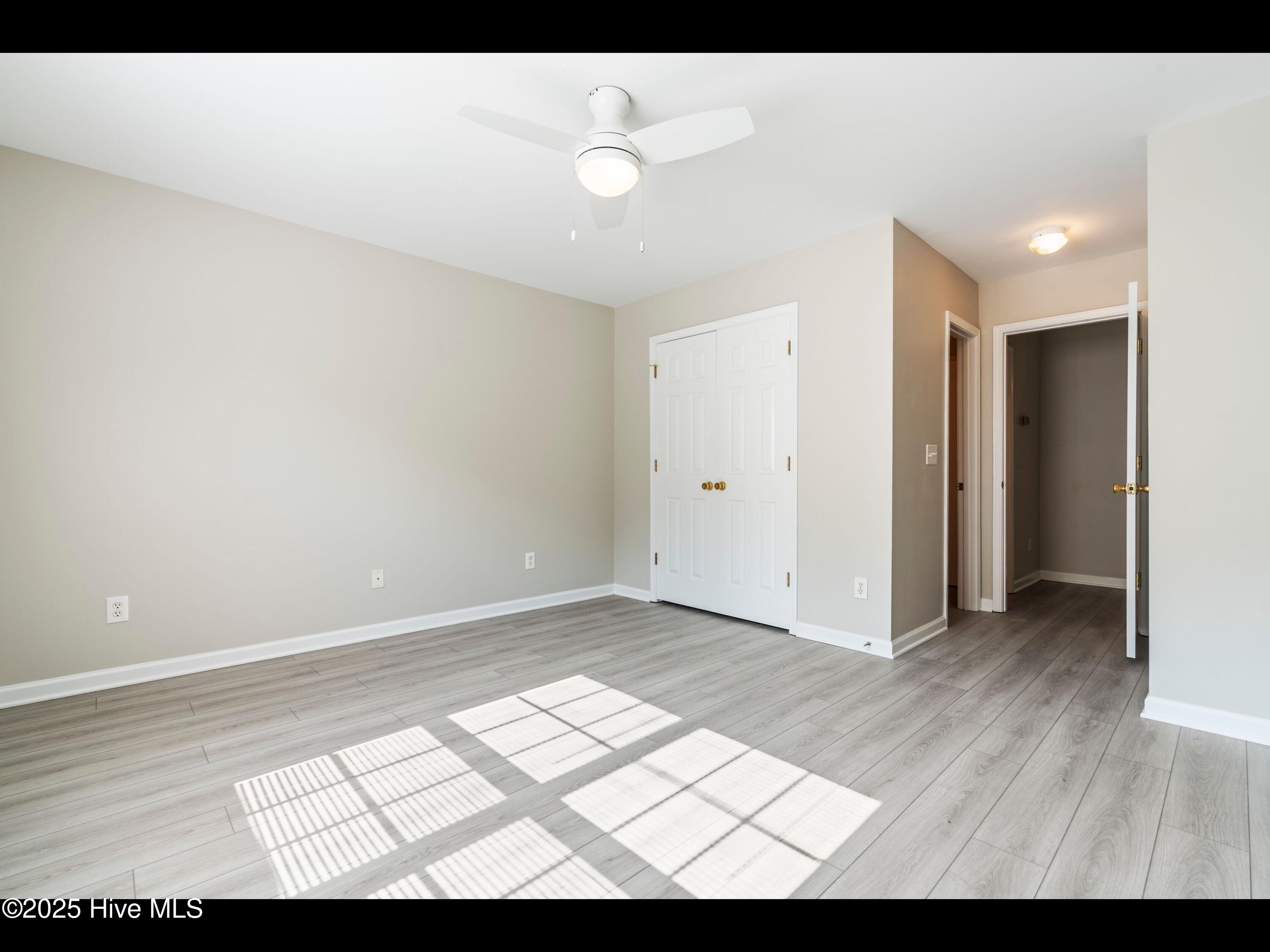 100510875 | Photo 15