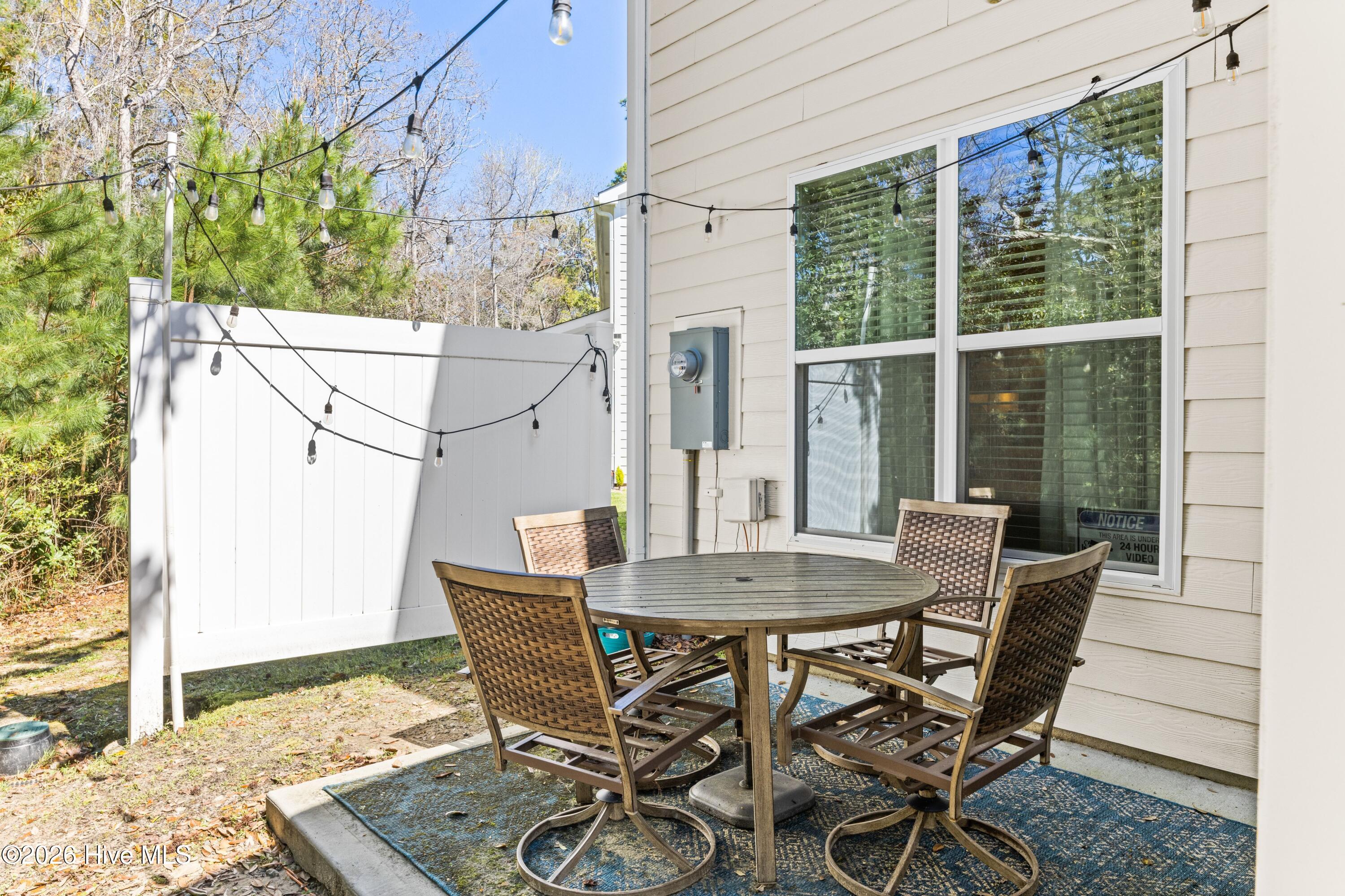 100561079 | Photo 43