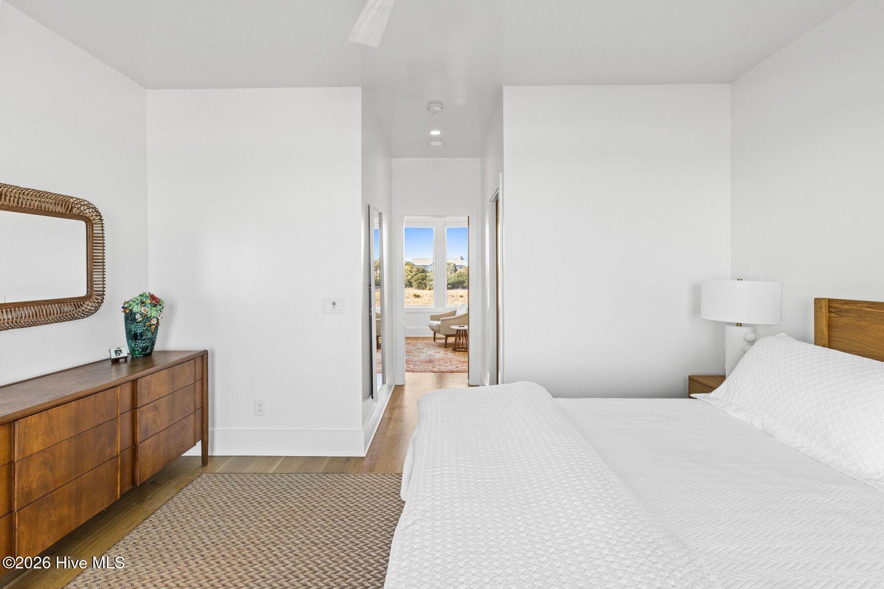 100560851 | Photo 25