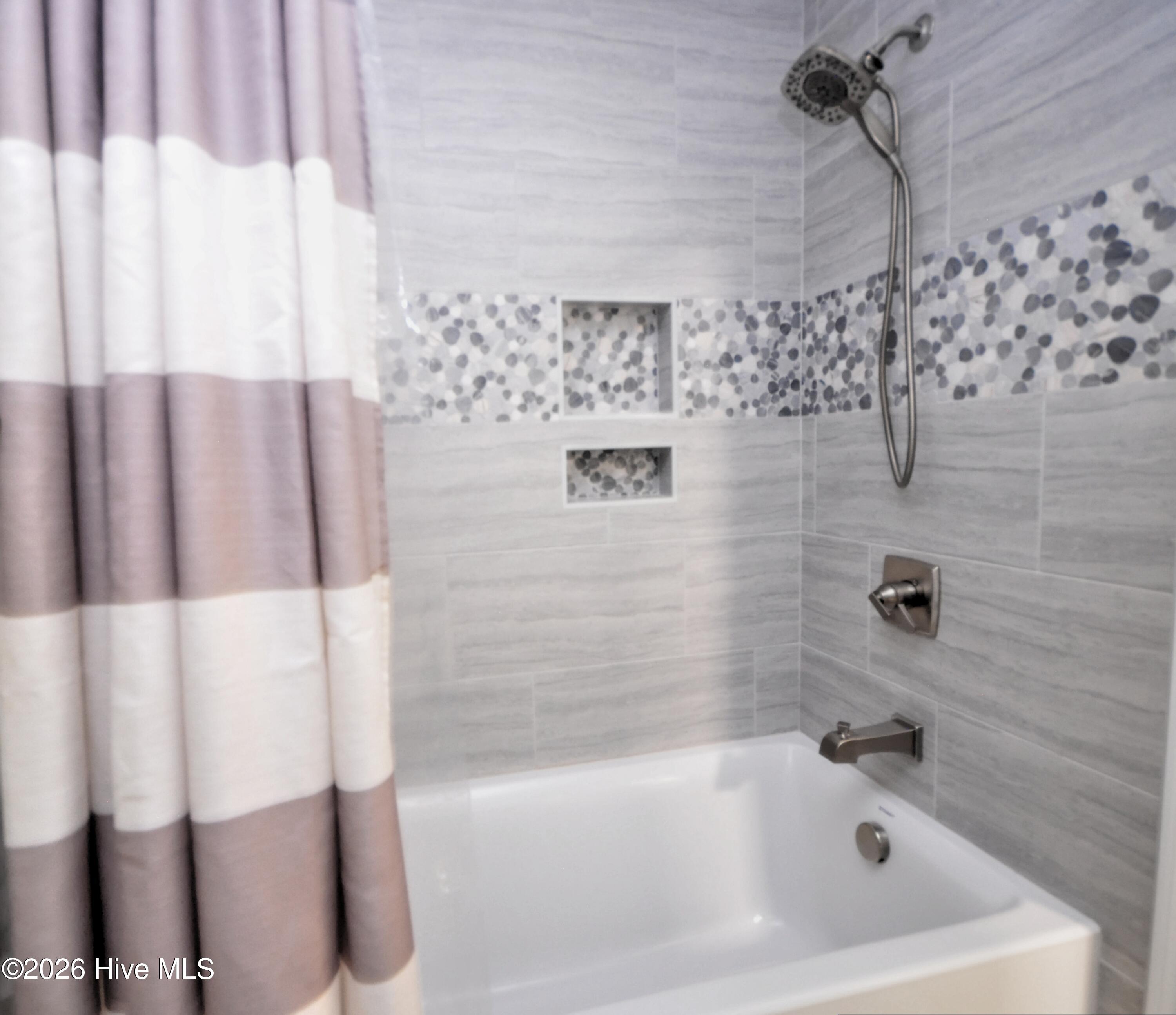 100567651 | Photo 29