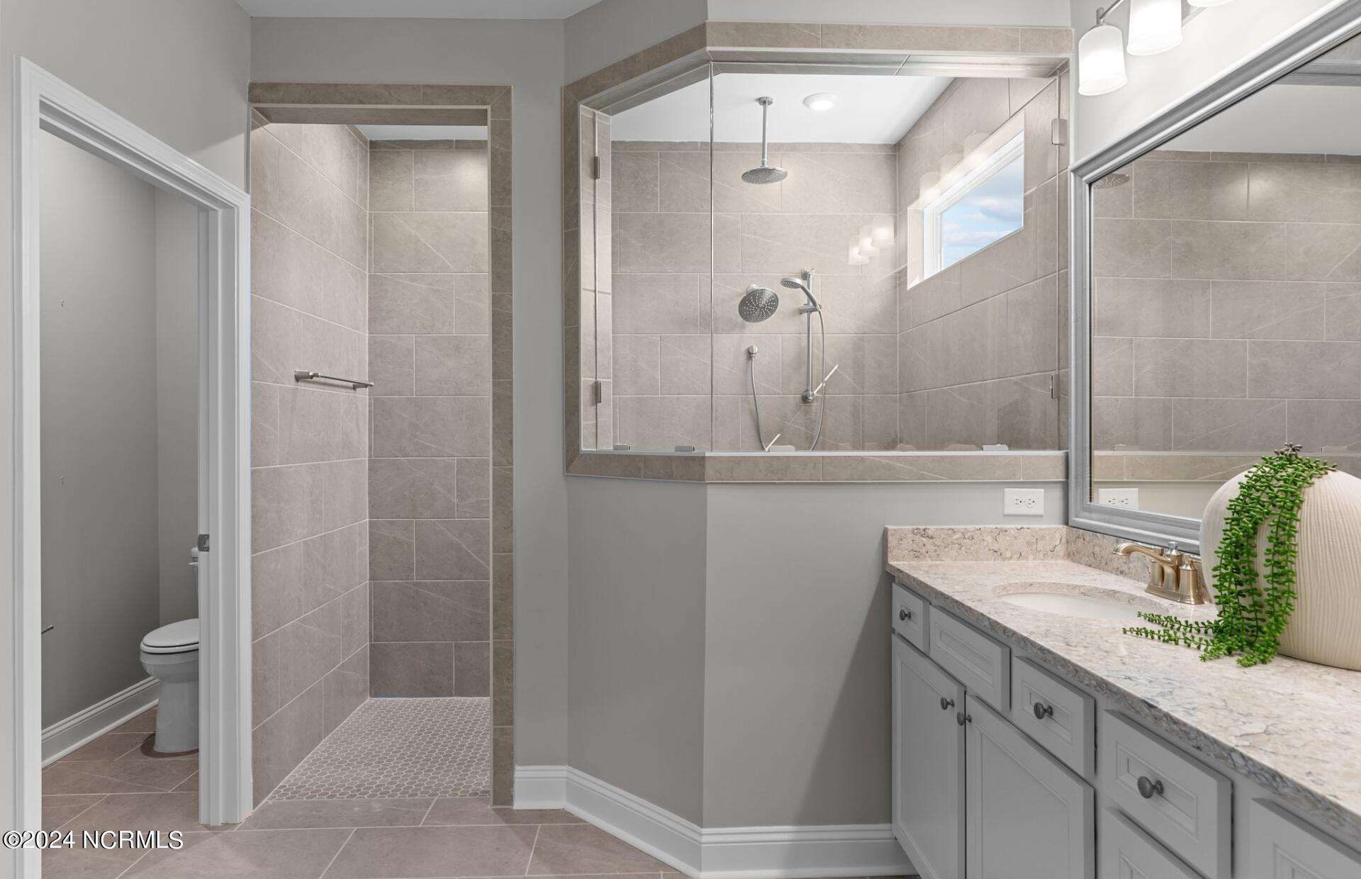 100535011 | Photo 20