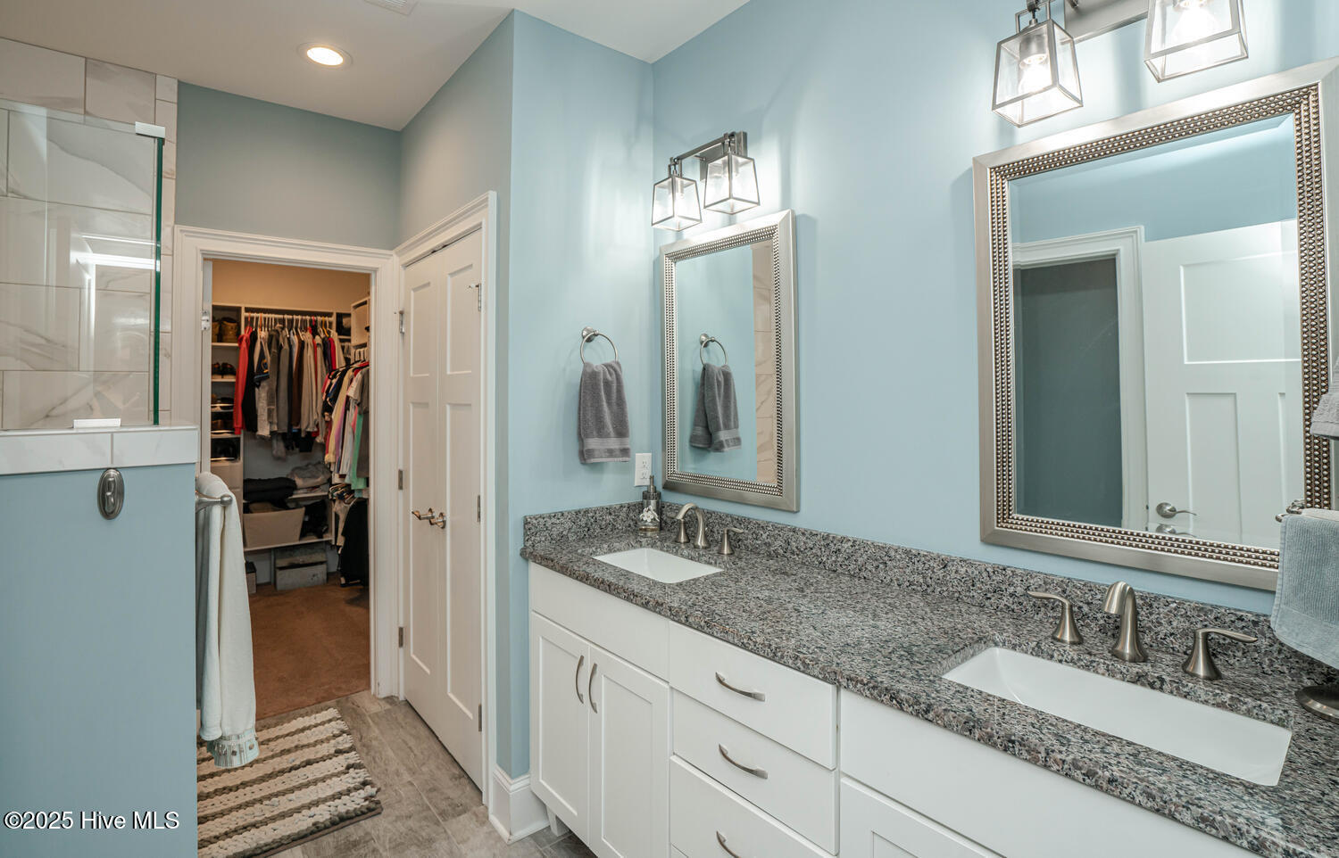 100558918 | Photo 25