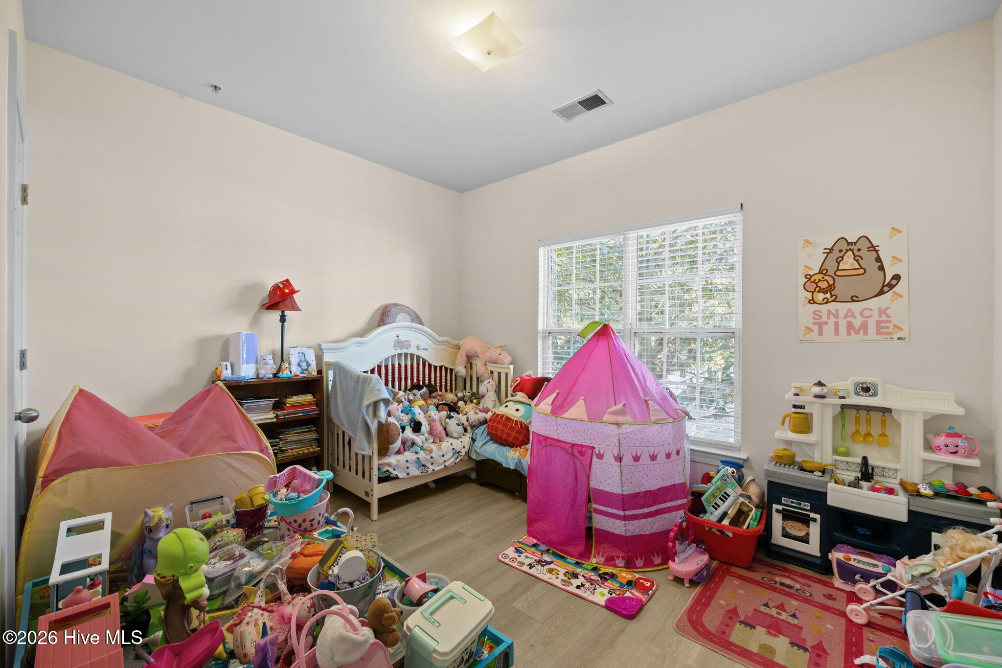 100558986 | Photo 16