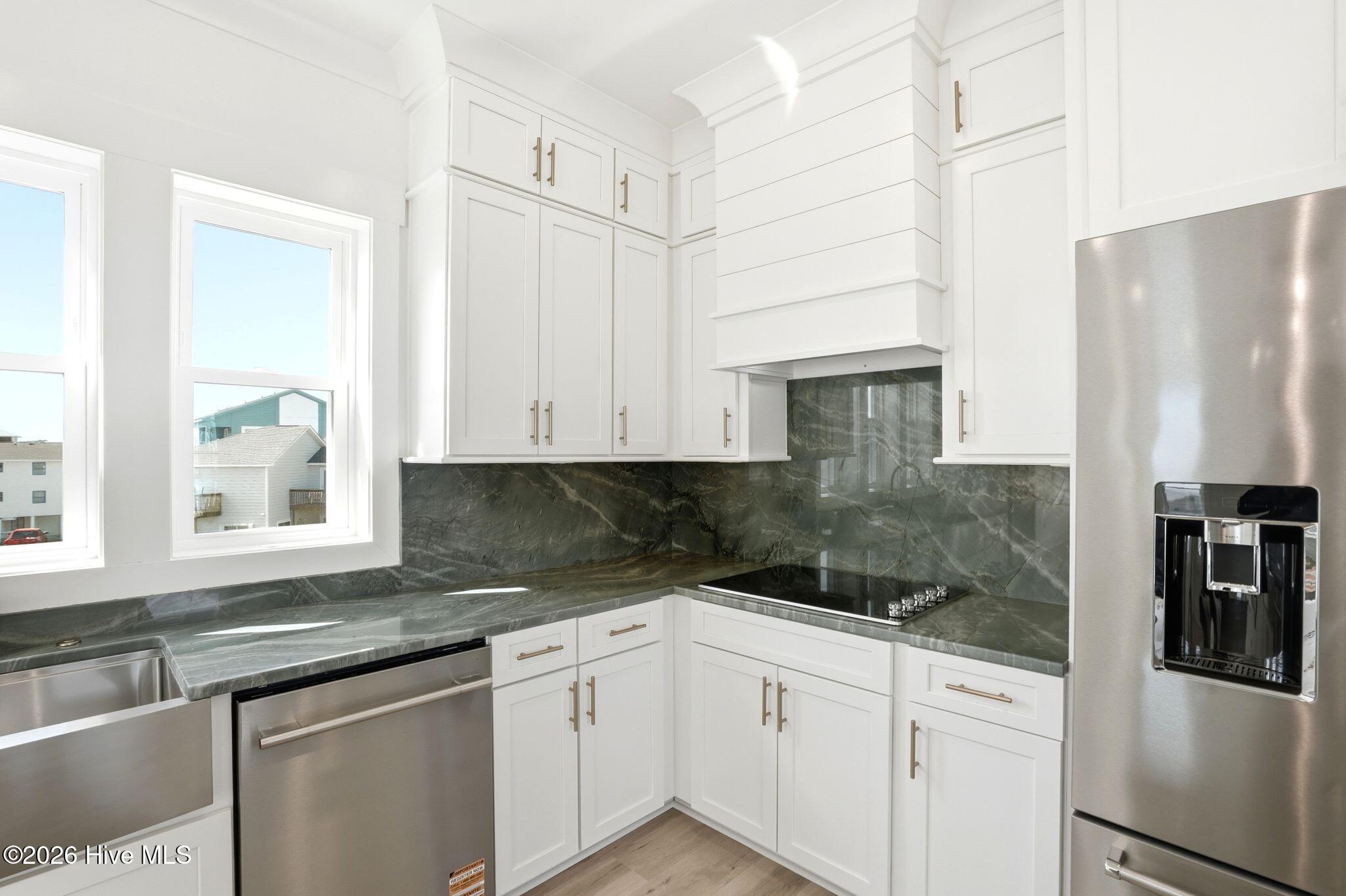 100561284 | Photo 45