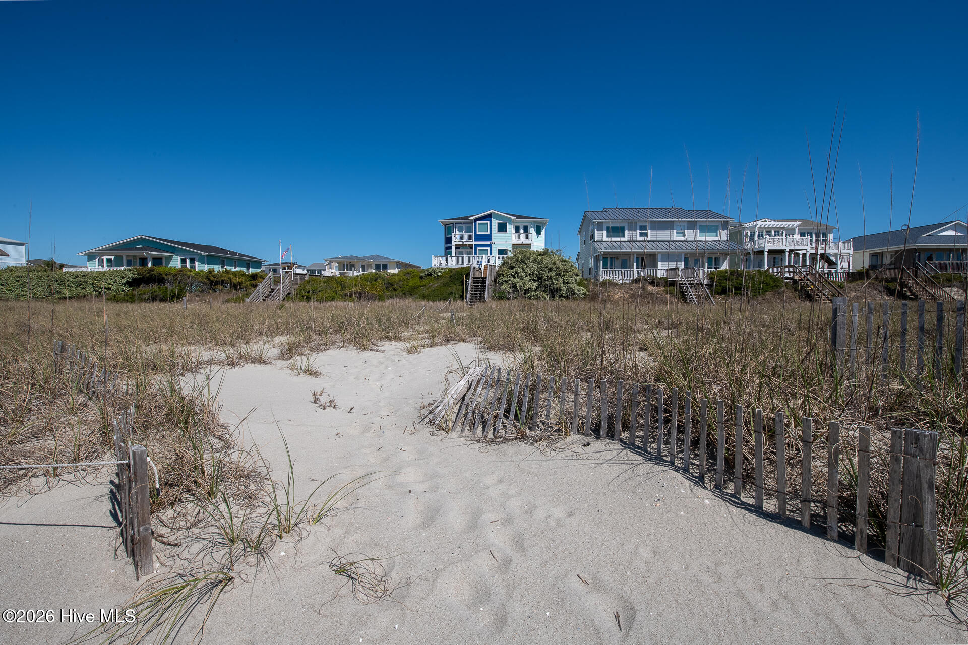 100568096 | Photo 16