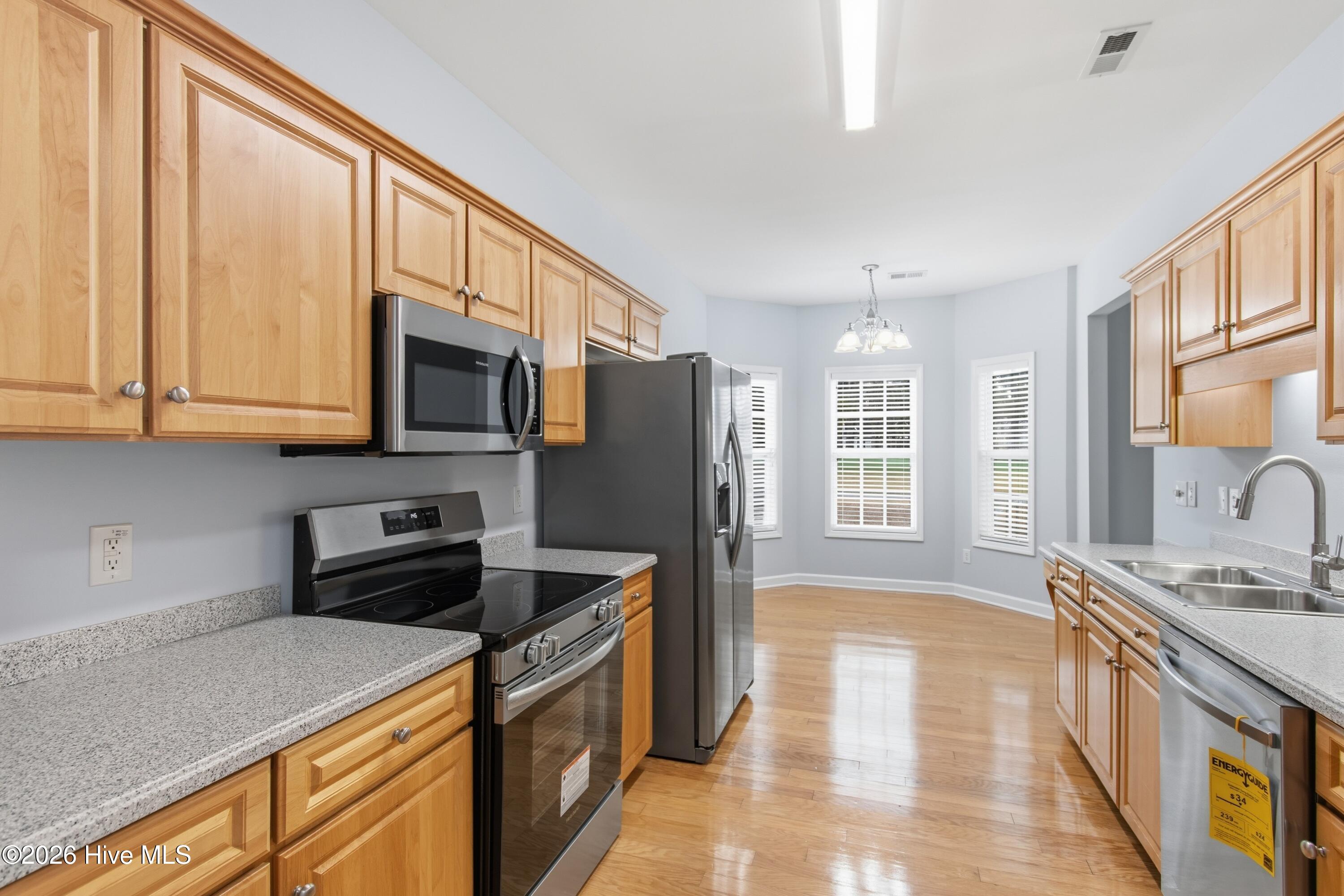 100555748 | Photo 28