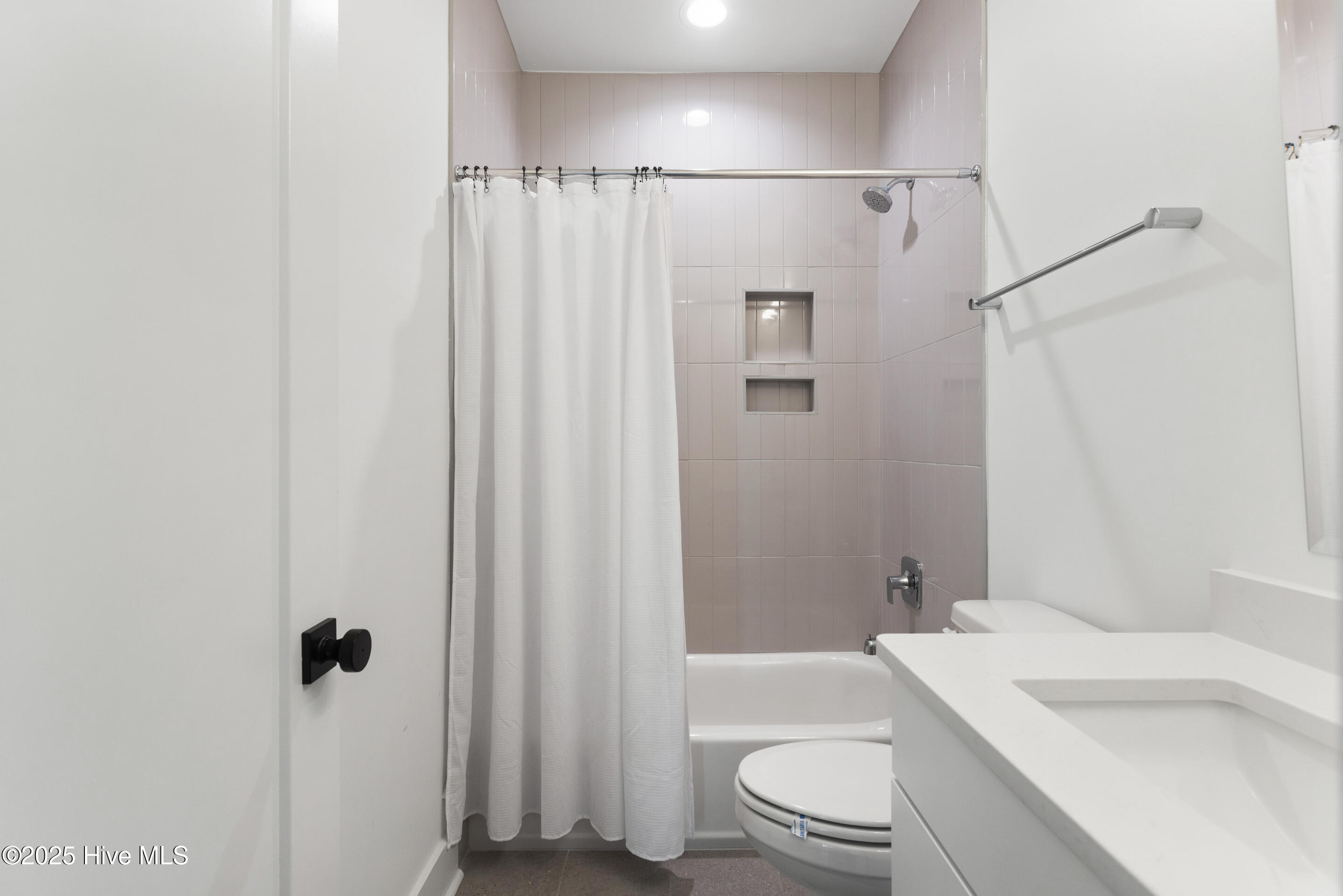 100521314 | Photo 34