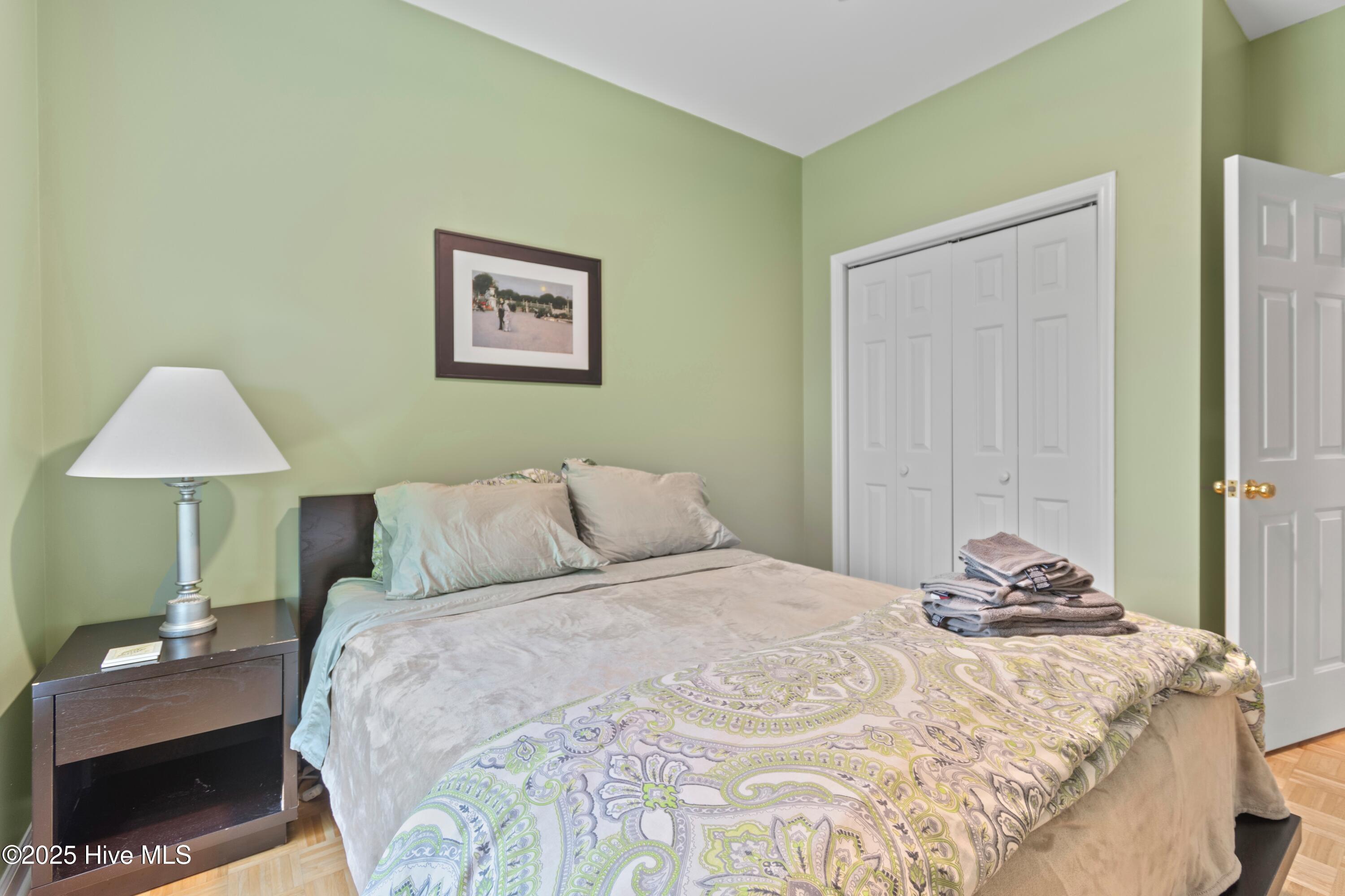 100522273 | Photo 16