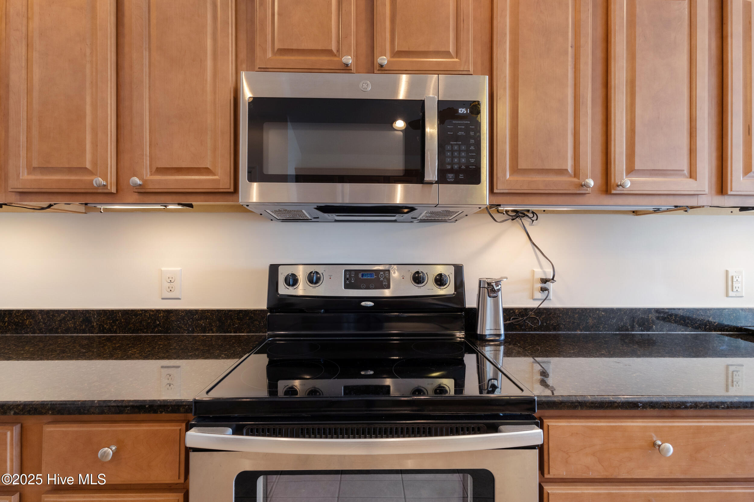 100541465 | Photo 16