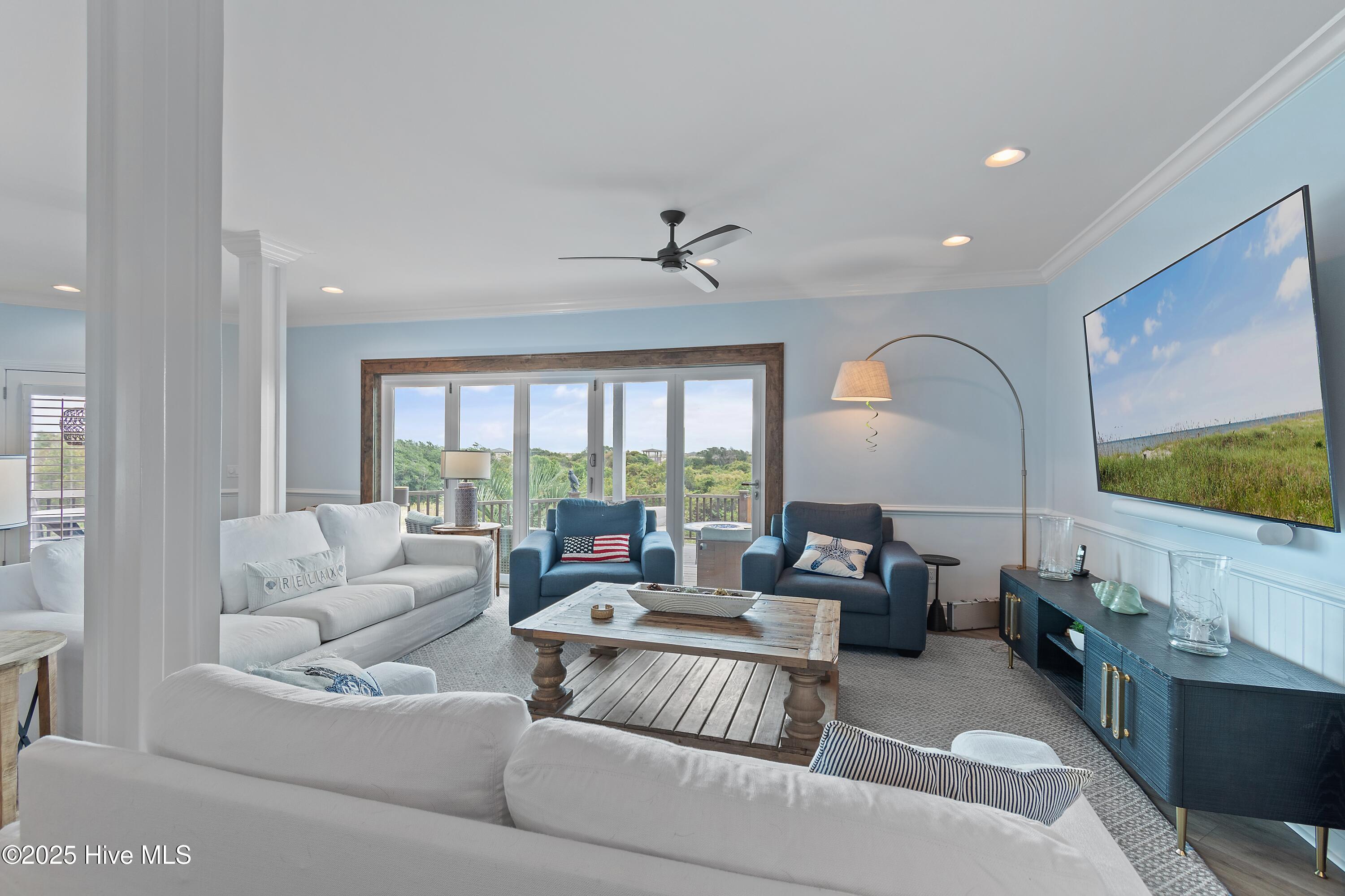 100536702 | Photo 49