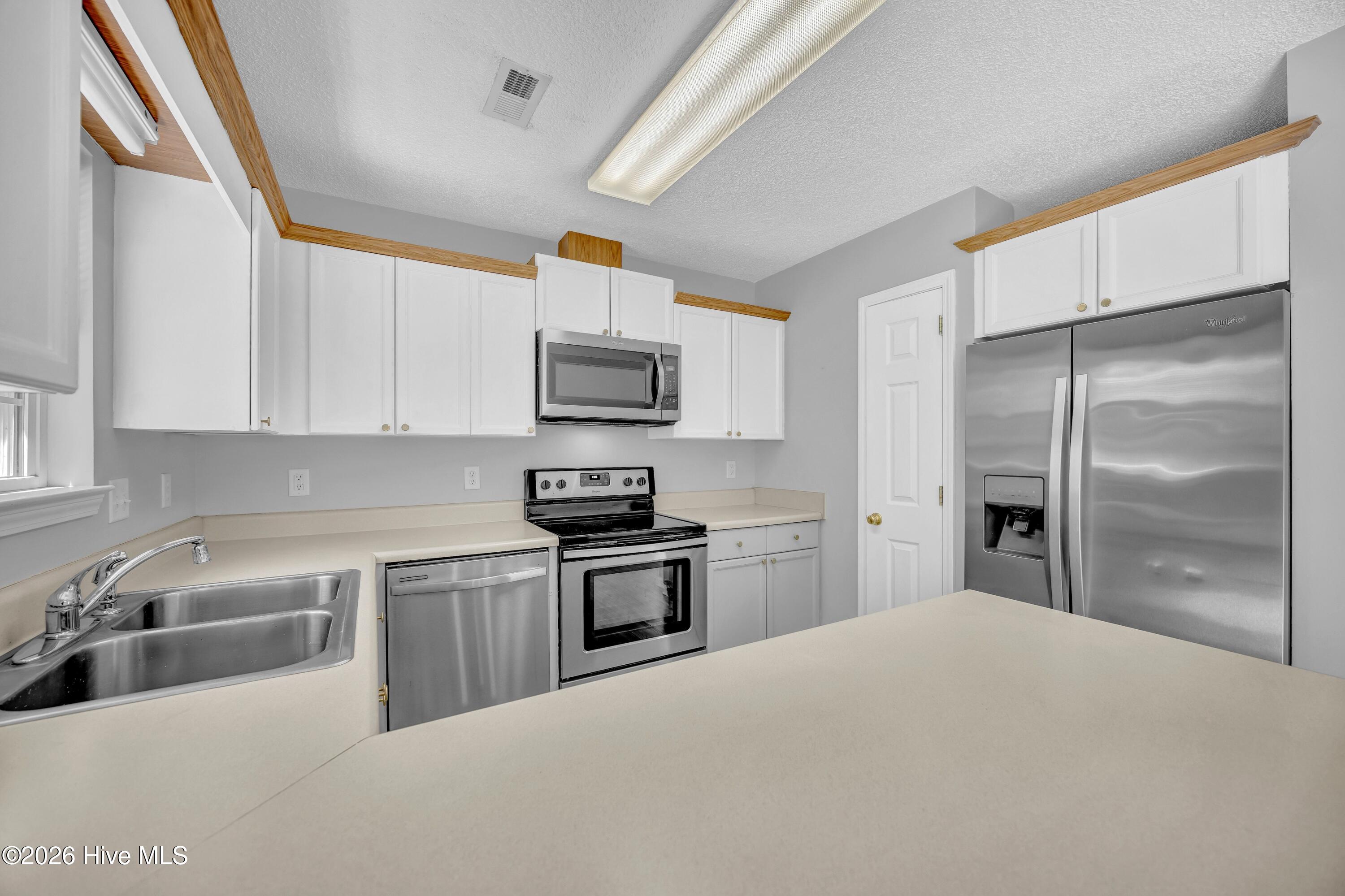 100569436 | Photo 13