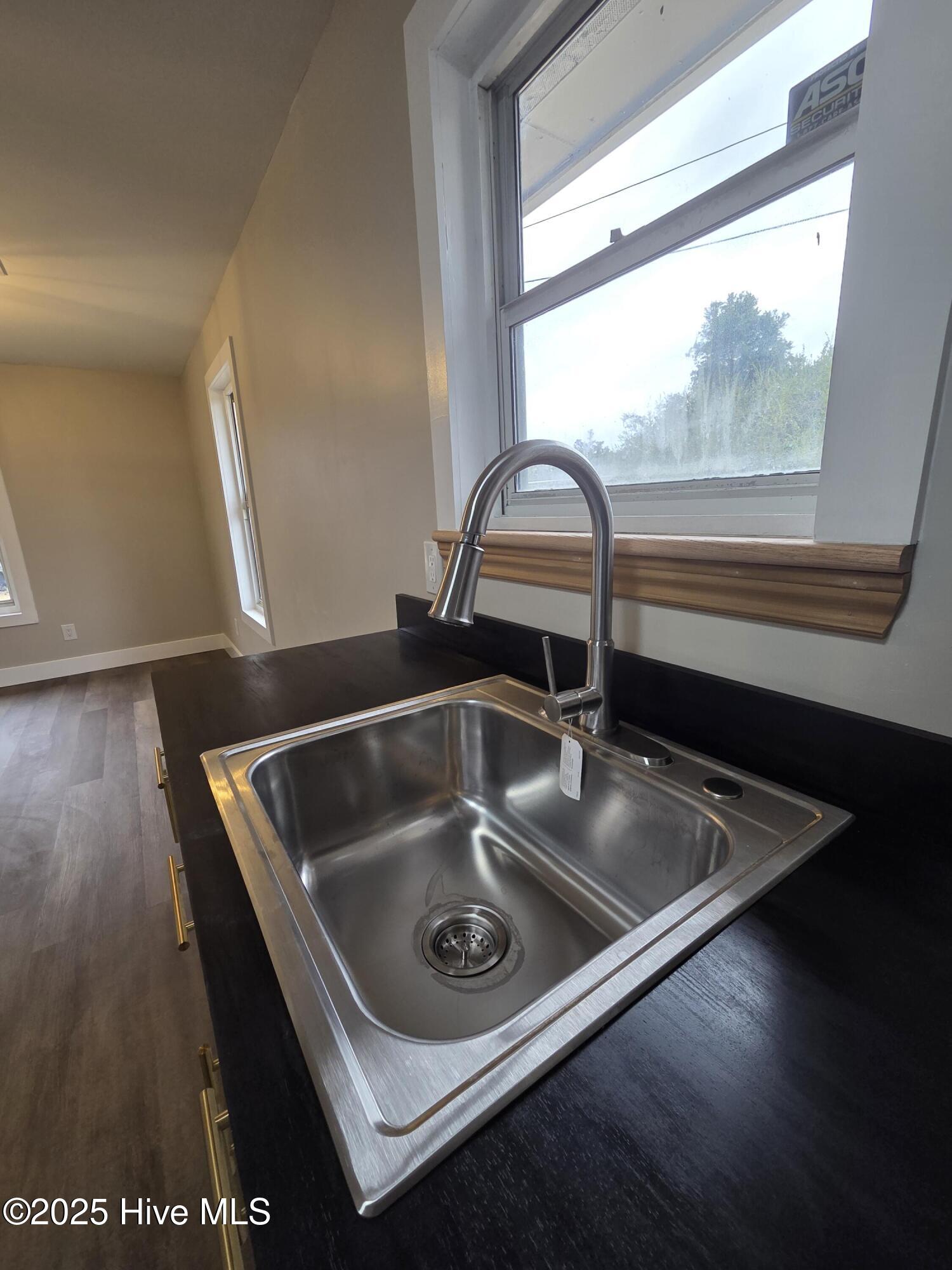 100546871 | Photo 11