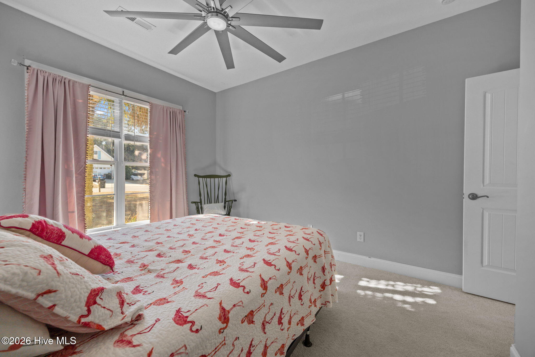 100548073 | Photo 27