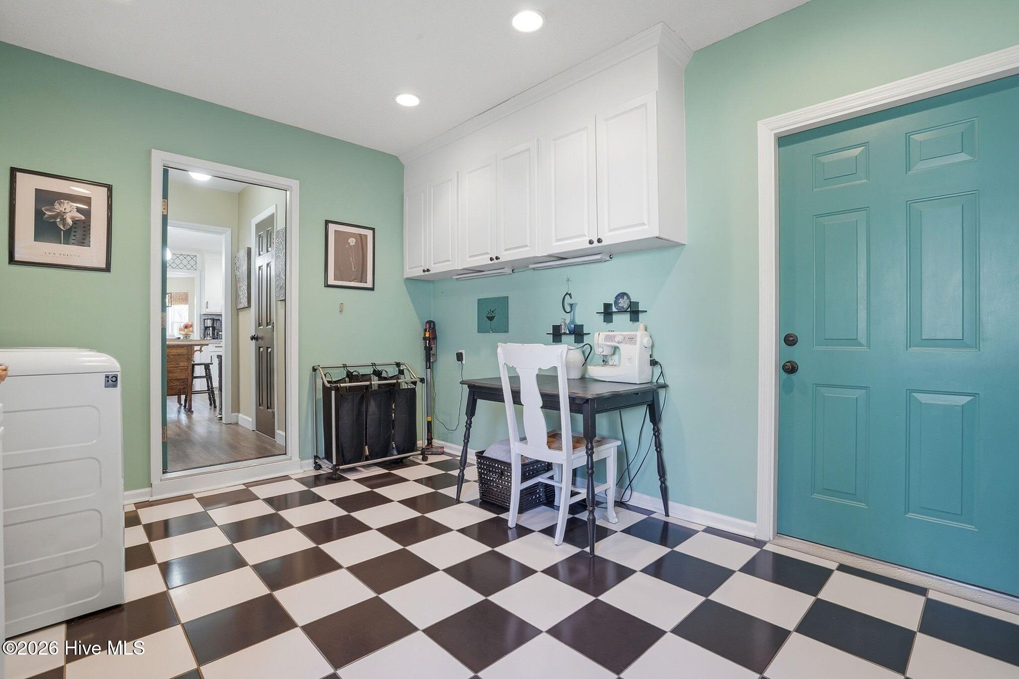 100557423 | Photo 30