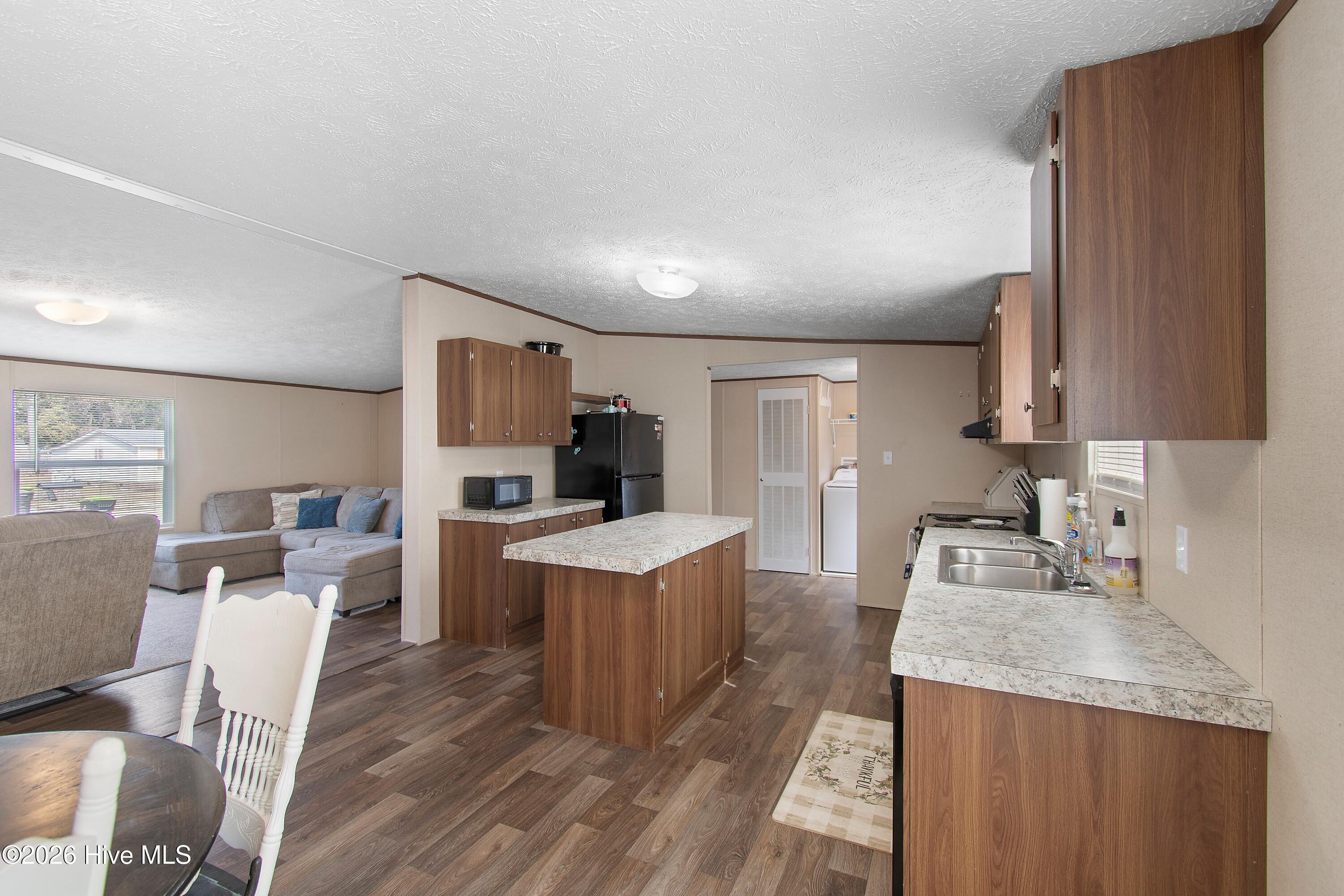 100563452 | Photo 14