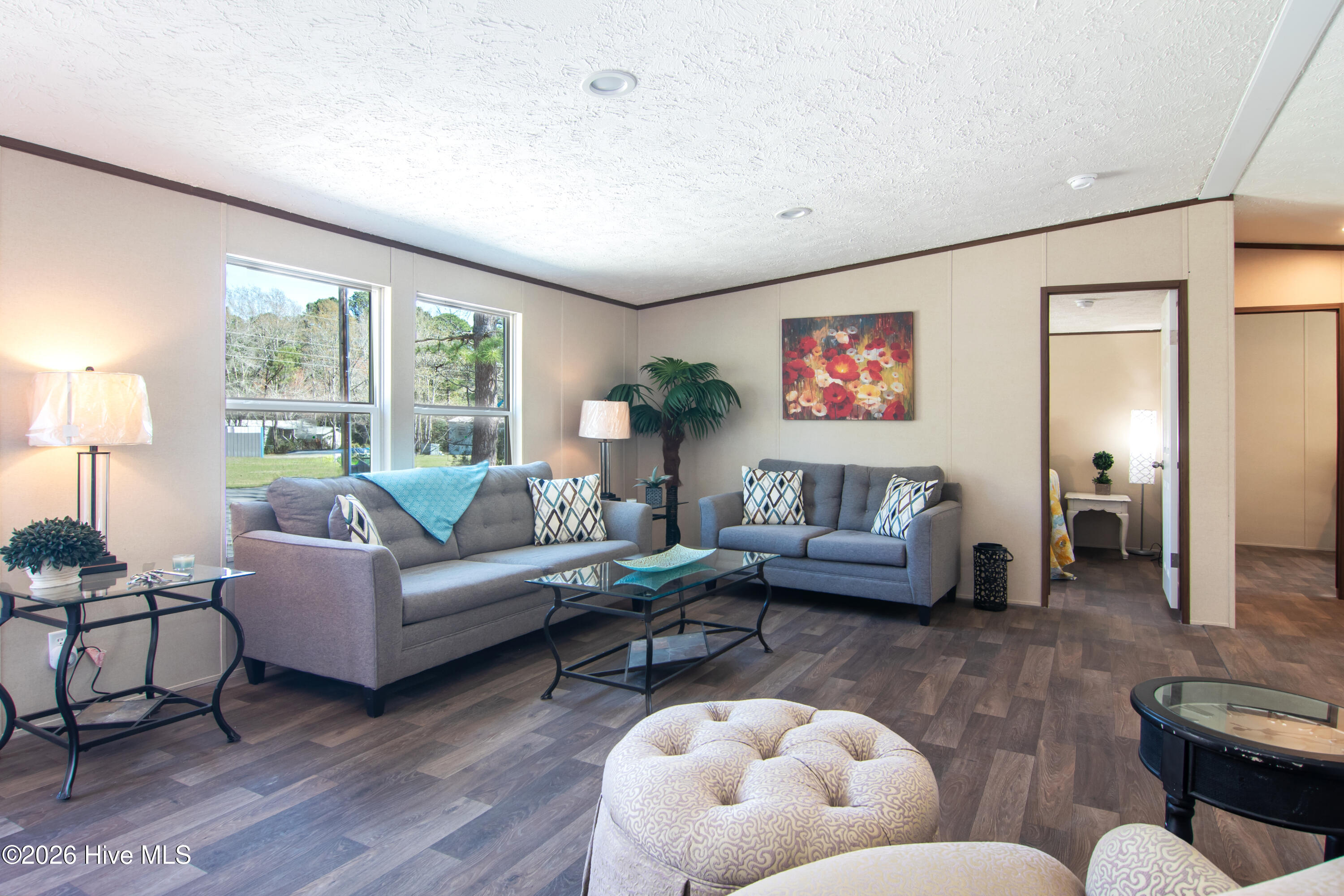 100563210 | Photo 14