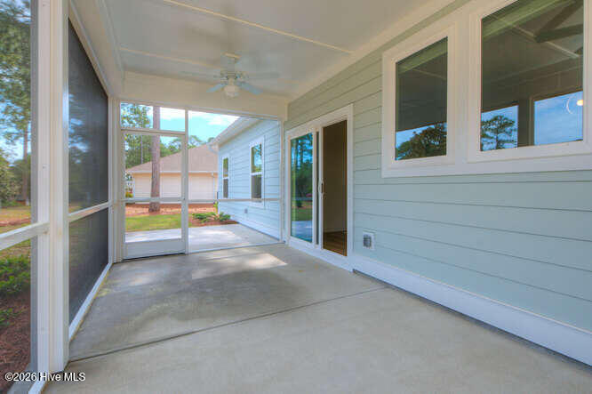 100563707 | Photo 43