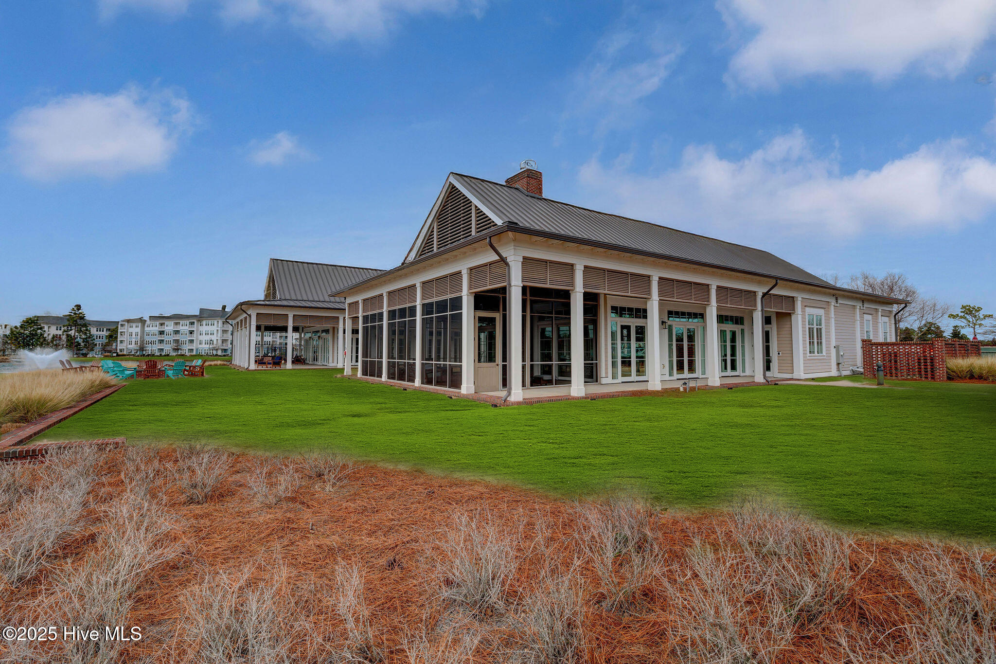 100524366 | Photo 61