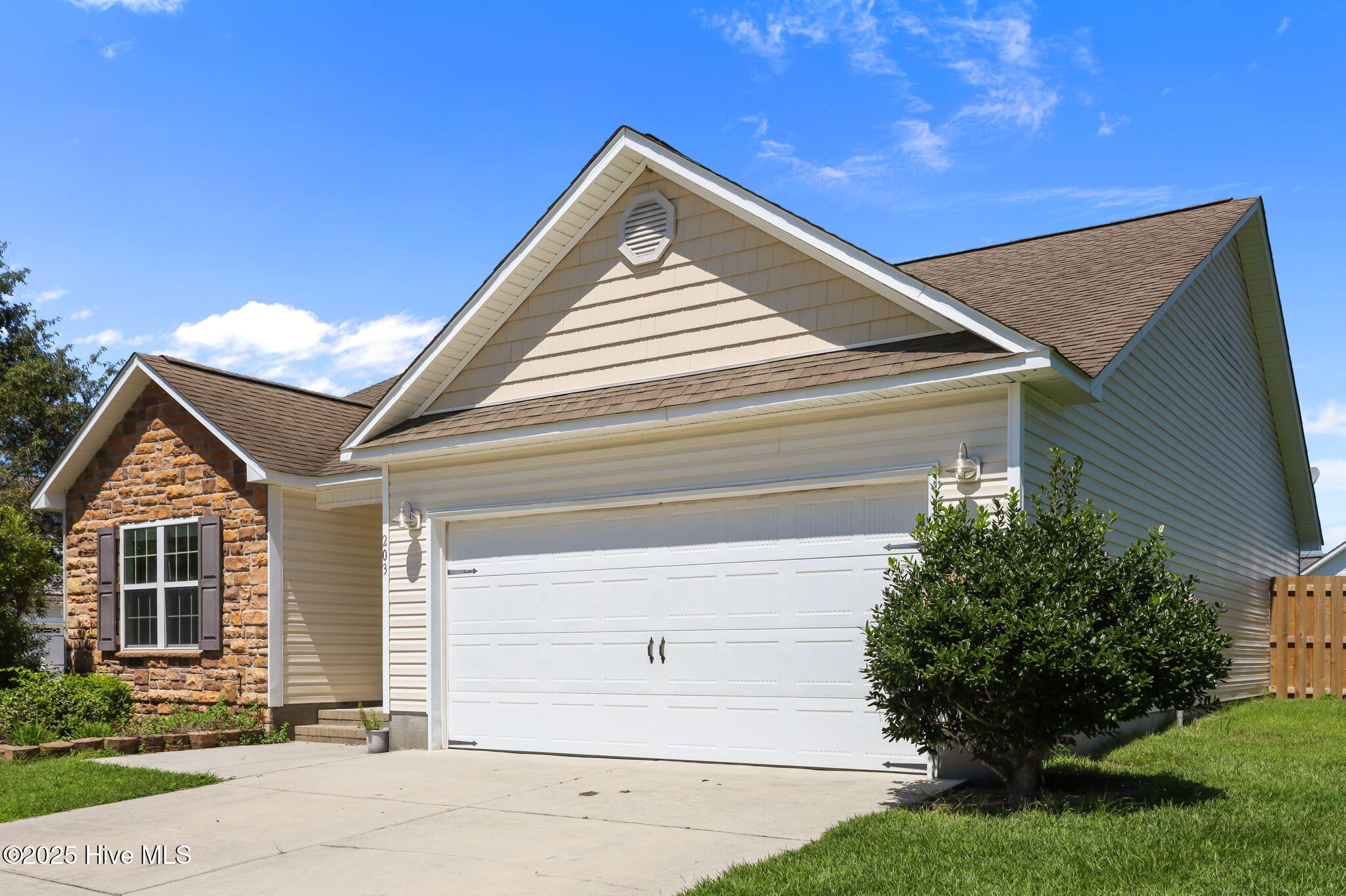 3-web-or-mls-203 Seville St. 92