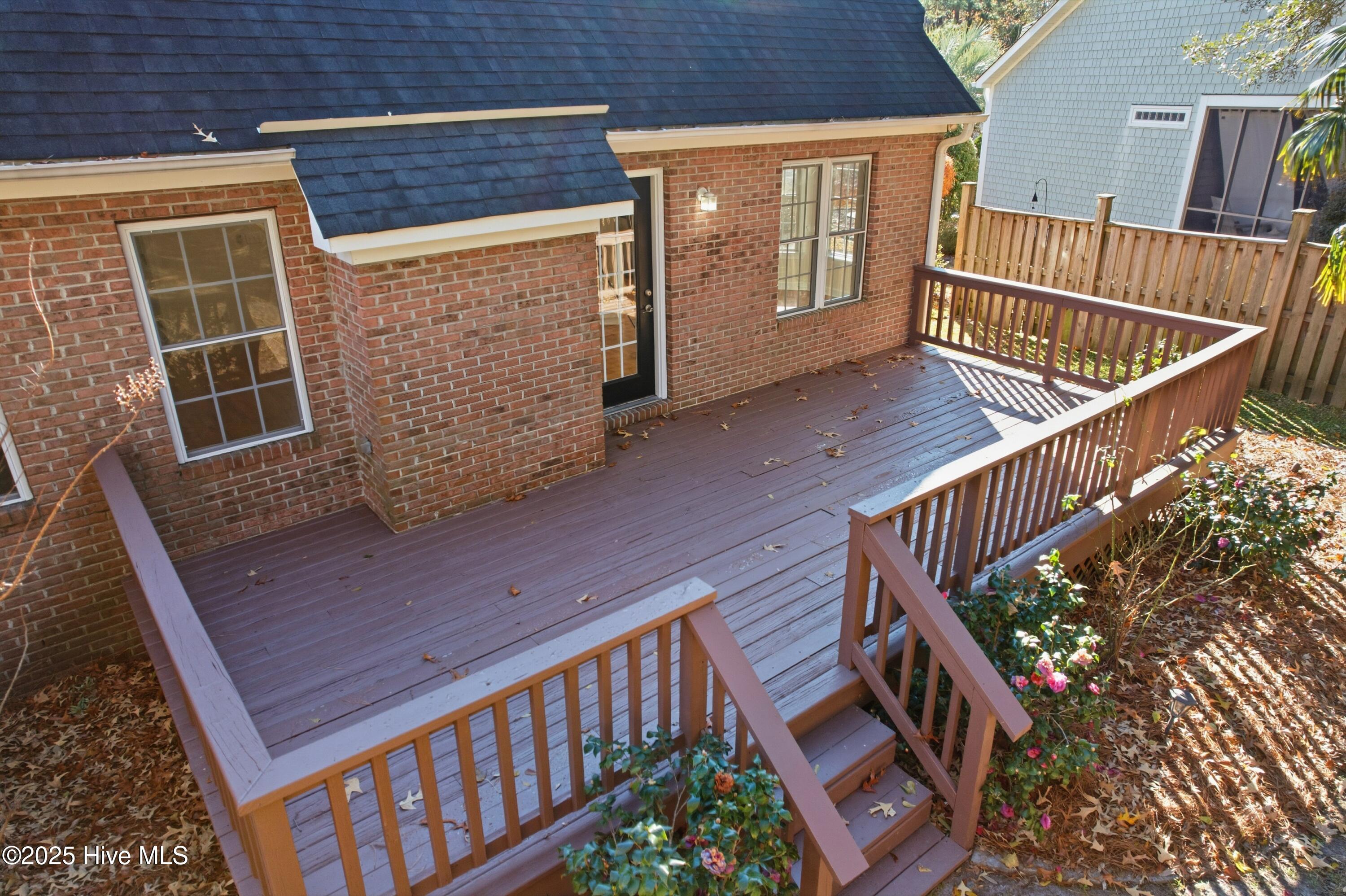 100545806 | Photo 47