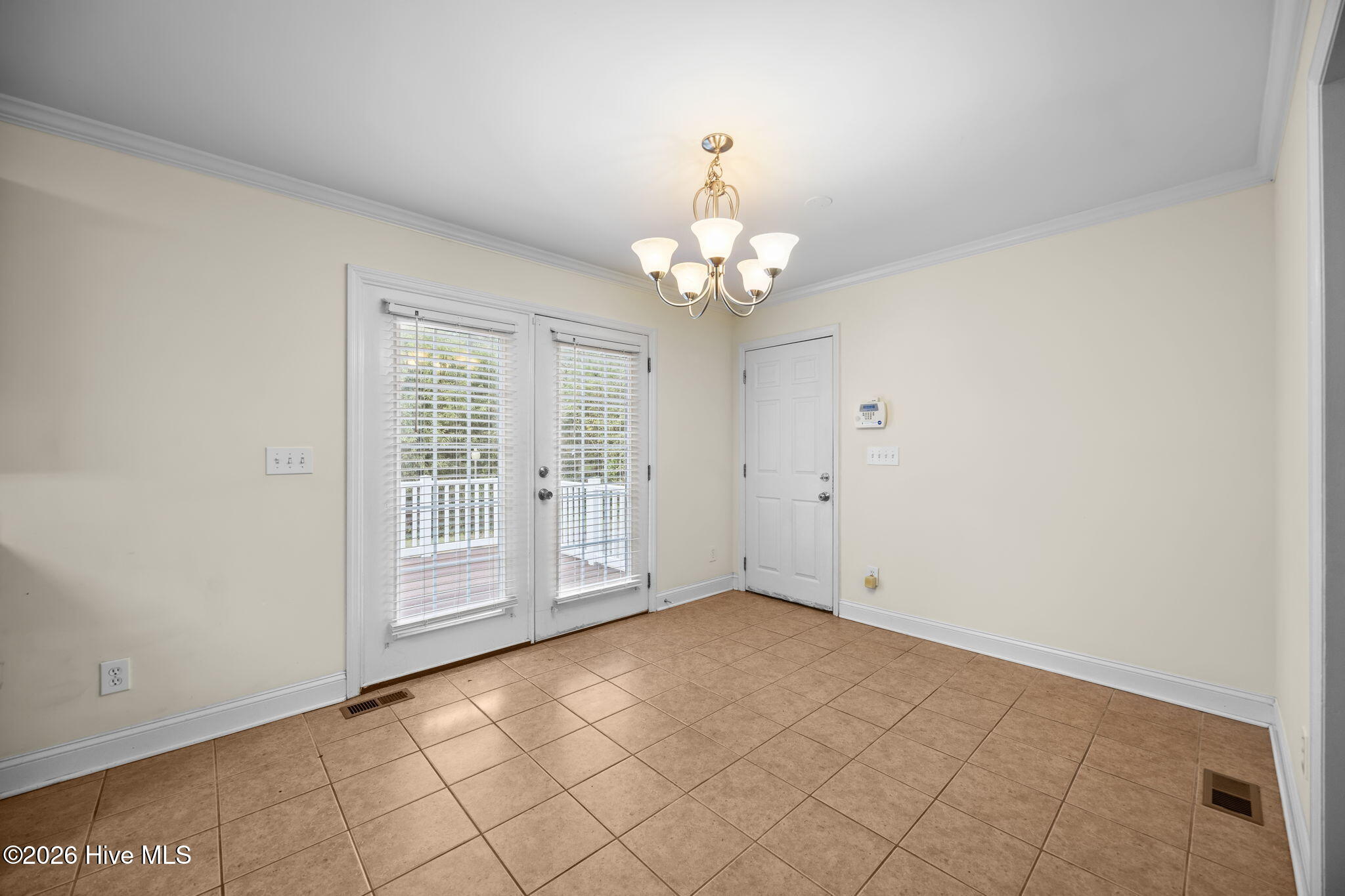 100552045 | Photo 13