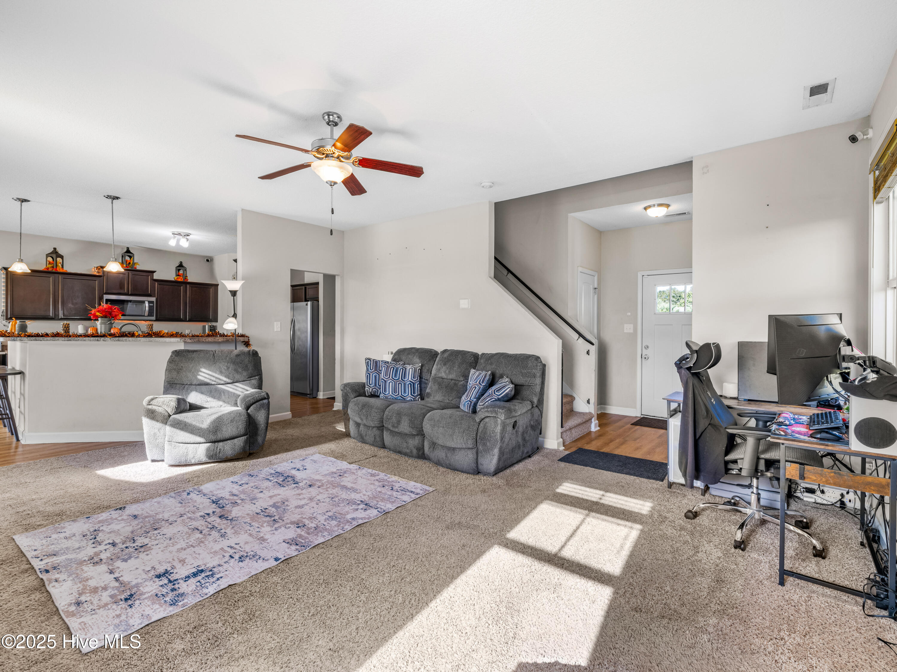 100538122 | Photo 12