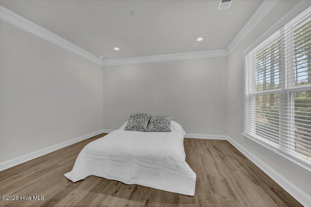 100557915 | Photo 15