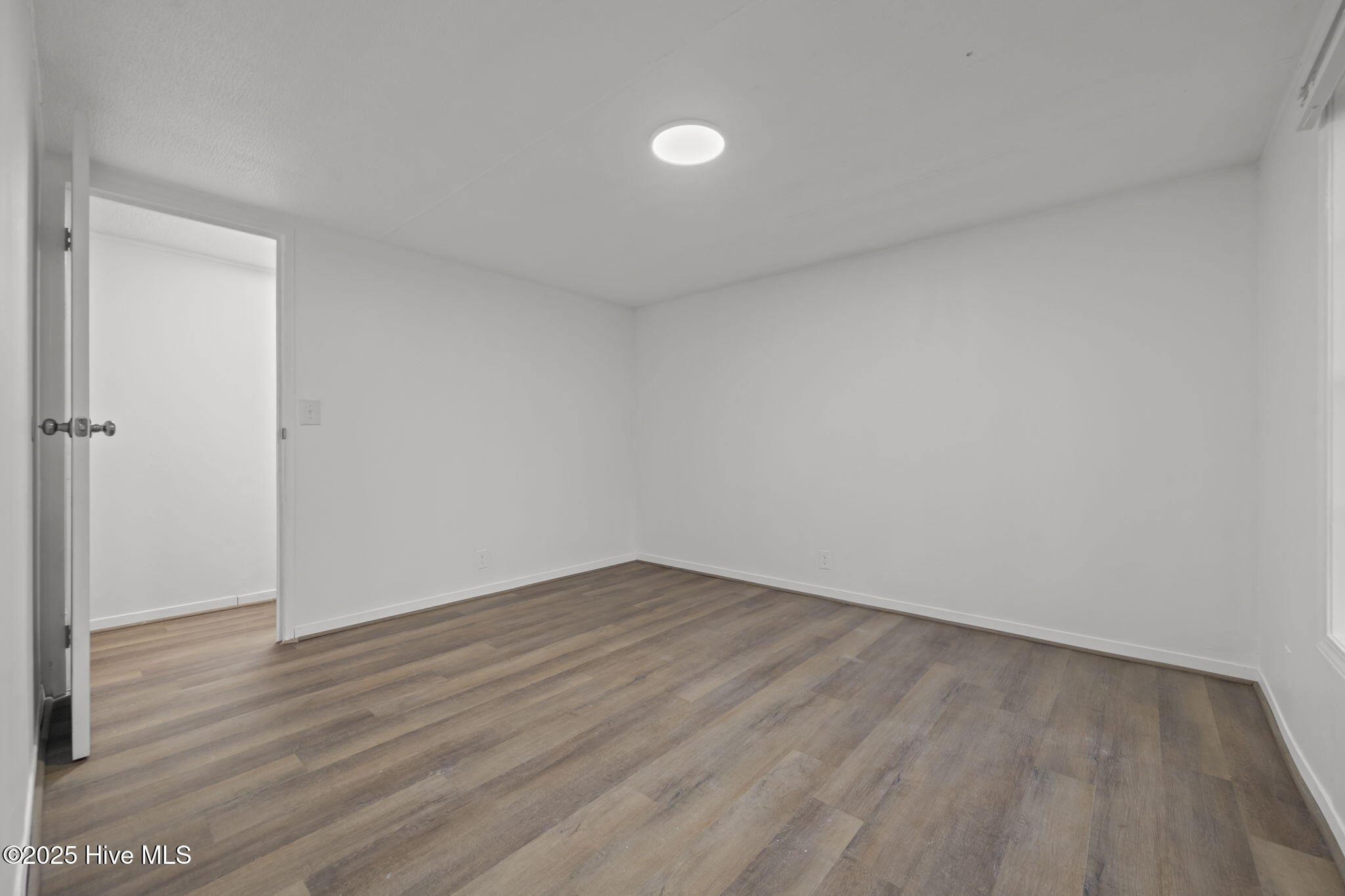 100539170 | Photo 25