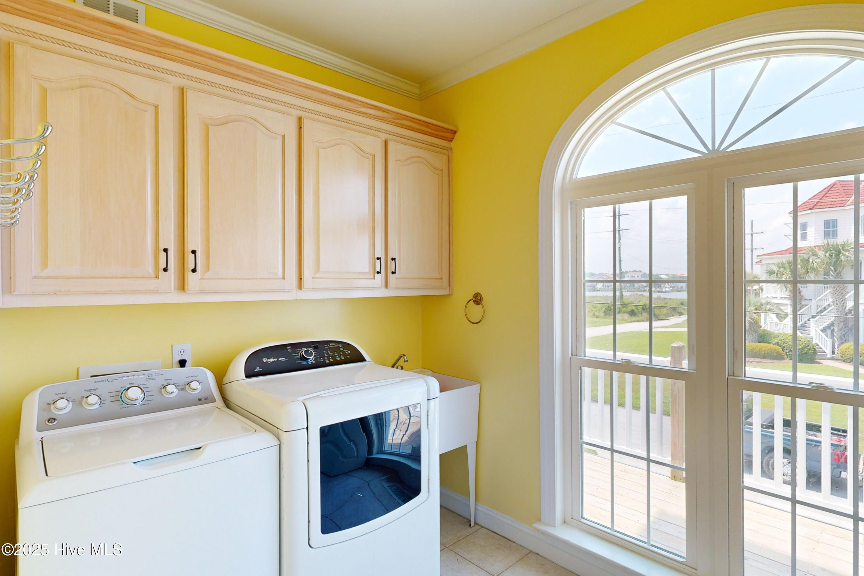 100563112 | Photo 26