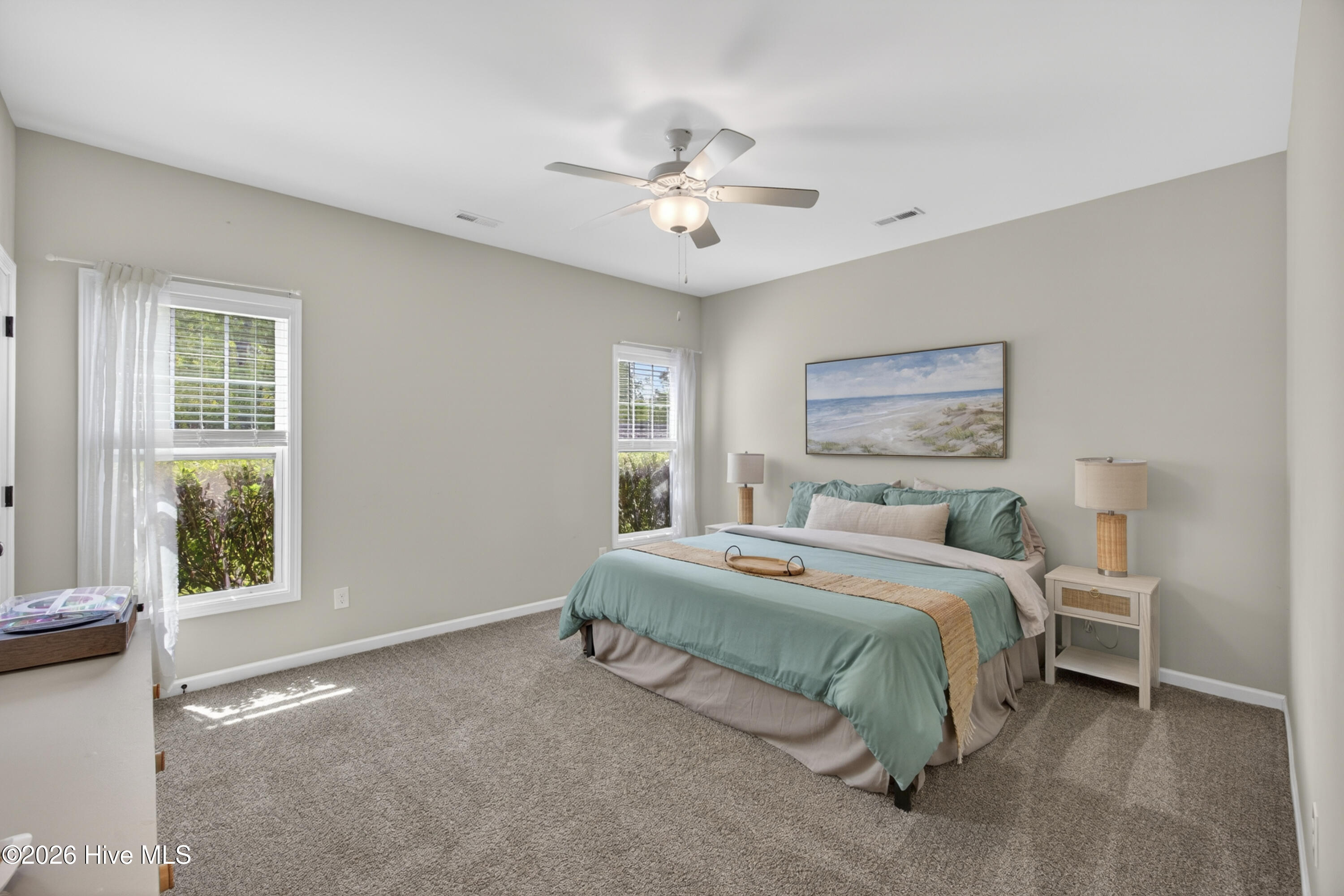 100567368 | Photo 36