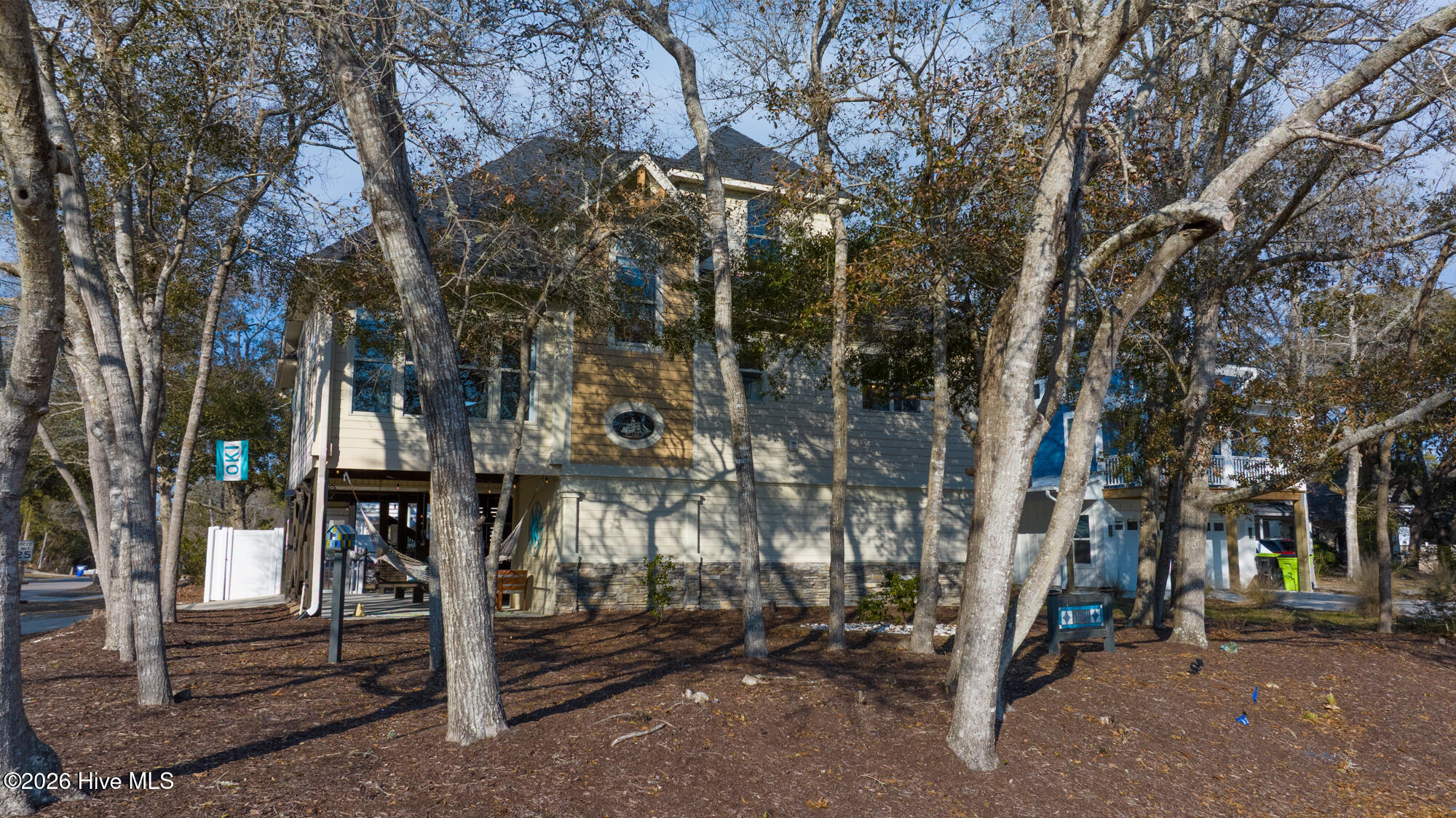 100554367 | Photo 81