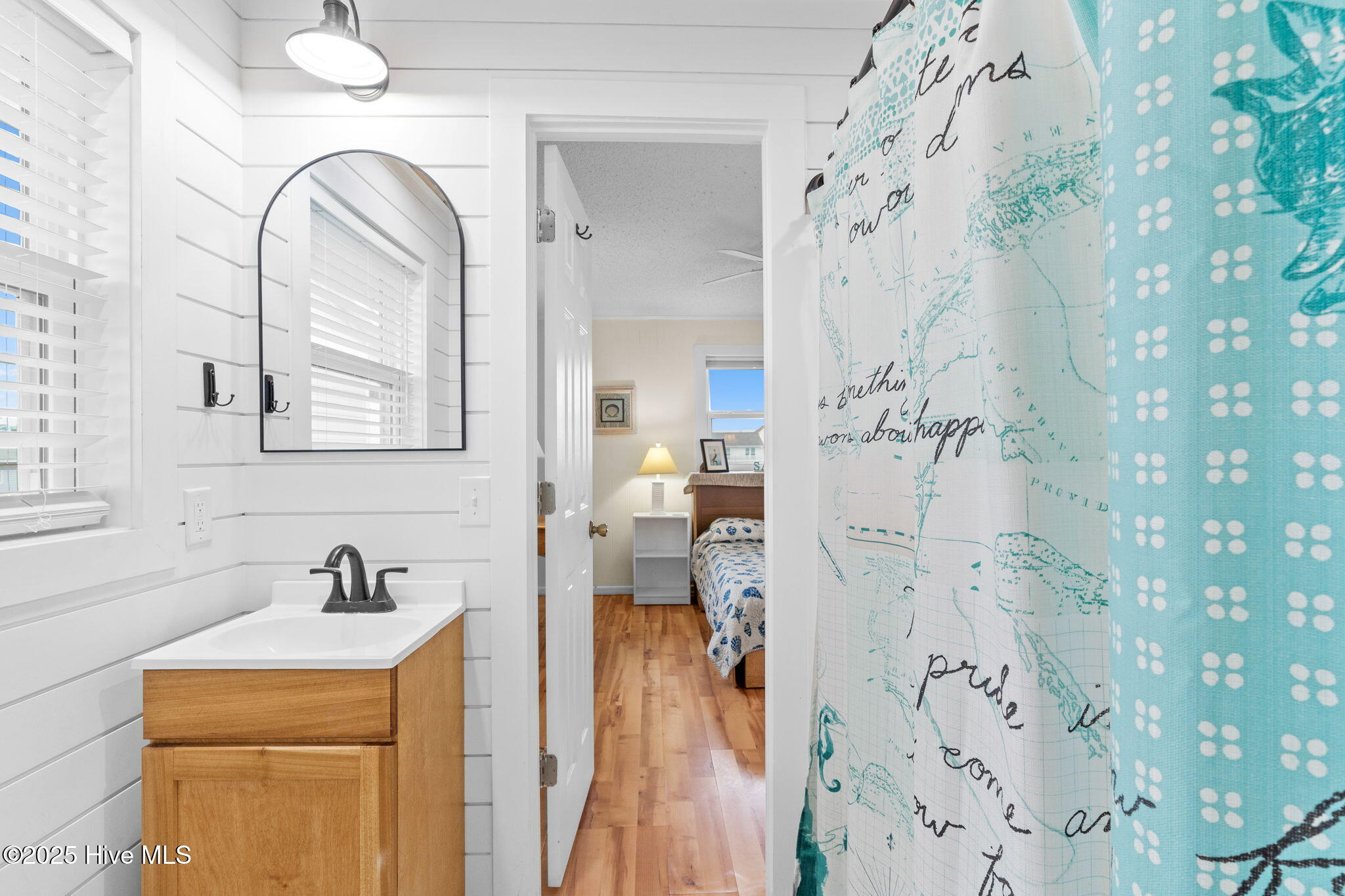 100544843 | Photo 27