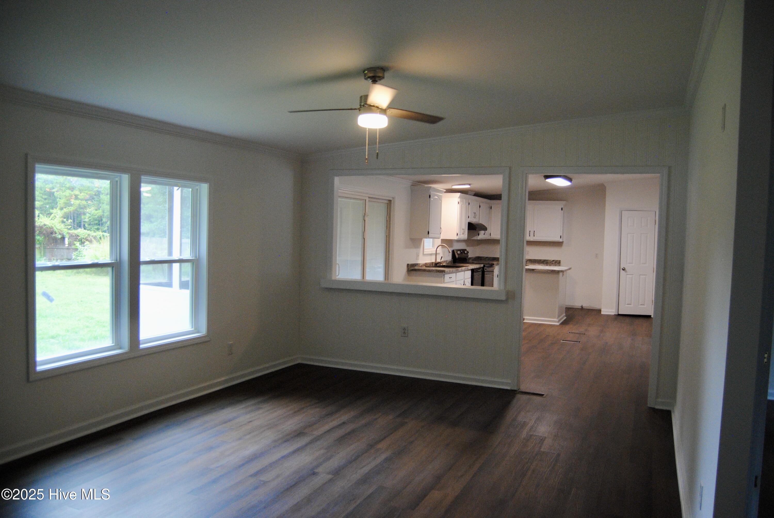 100533223 | Photo 25