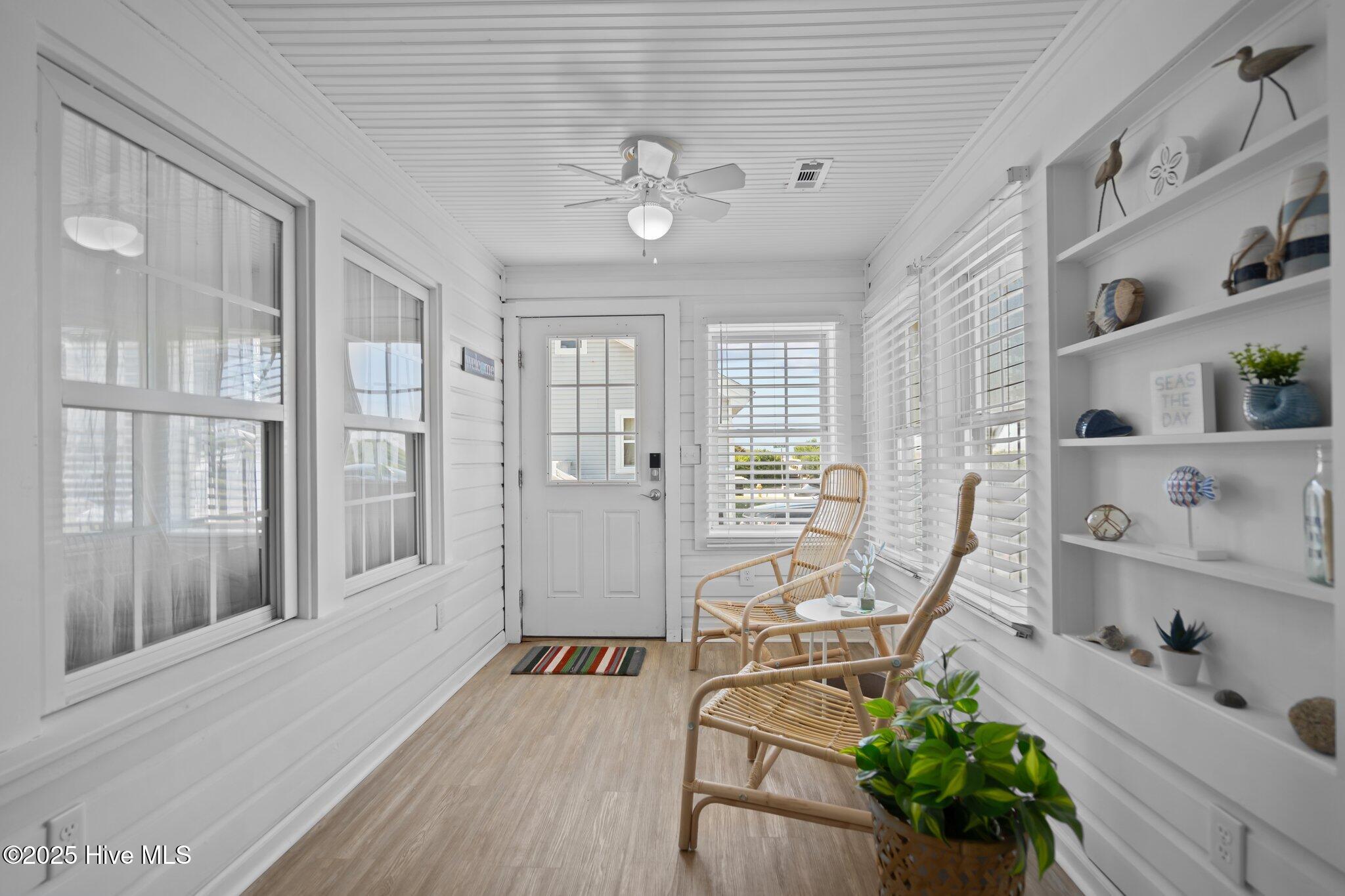 100537194 | Photo 95