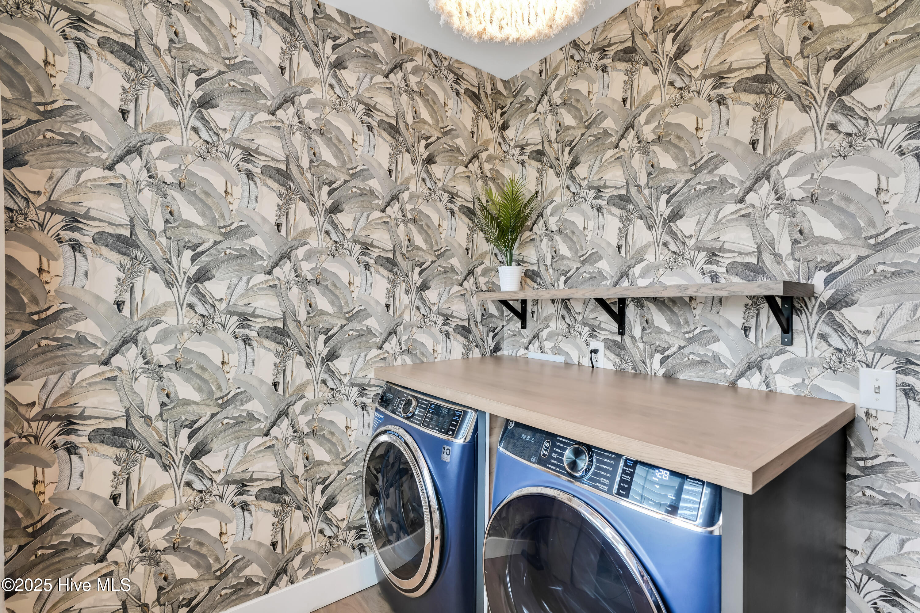 100540154 | Photo 22